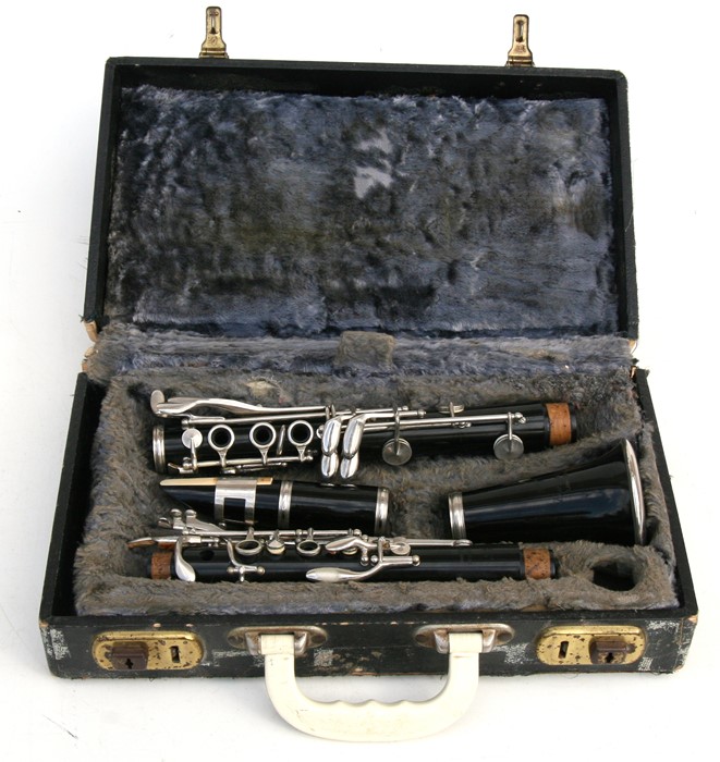 A model 35 clarinet by Besson of London, model no. 285445, cased.