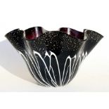 An Art glass handkerchief vase, 28cms (11ins) diameter.