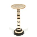 An Italian marble plant stand, 30.5cms (12ins) diameter.