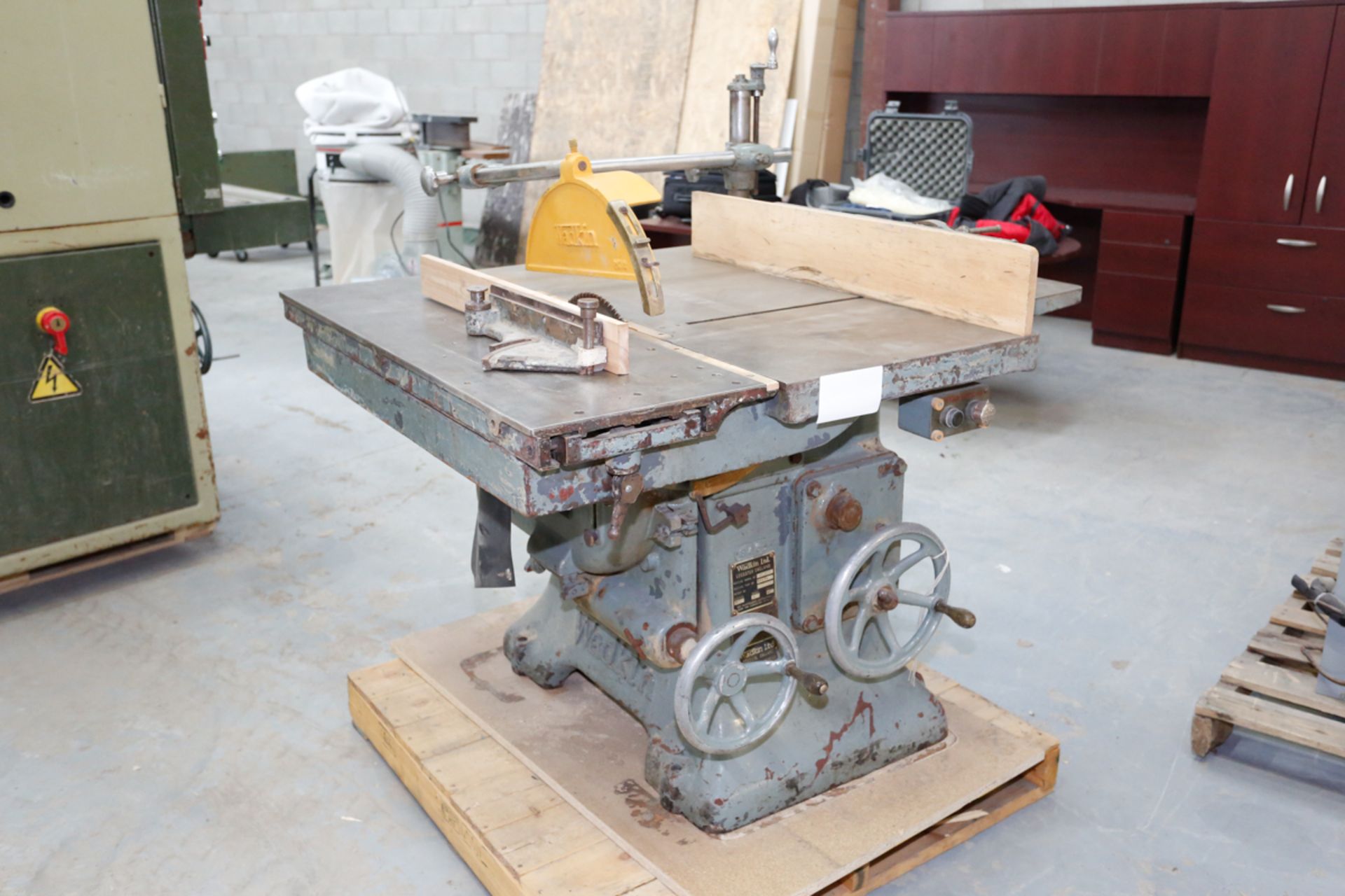 WADKIN 14" TABLE SAW, 28" X 44" TABLE SIZE, 550 VOLTS/3 PHASES, S/N: PK1823 / BANC DE SCIE WADKIN