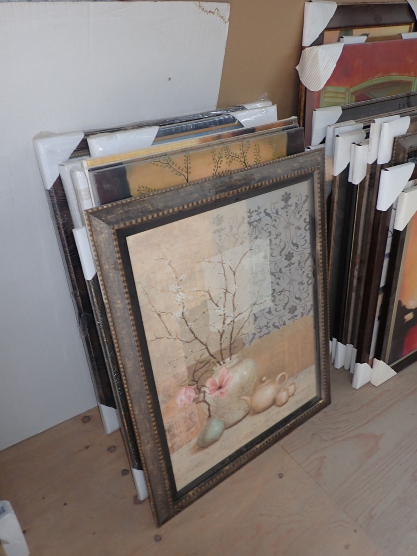 LOT OF ASSORTED FRAMES W/ ARTWORK (+/- 130 PIECES) / LOT DE CADRES AVEC OEUVRE D'ART (+/- 130 - Bild 8 aus 10