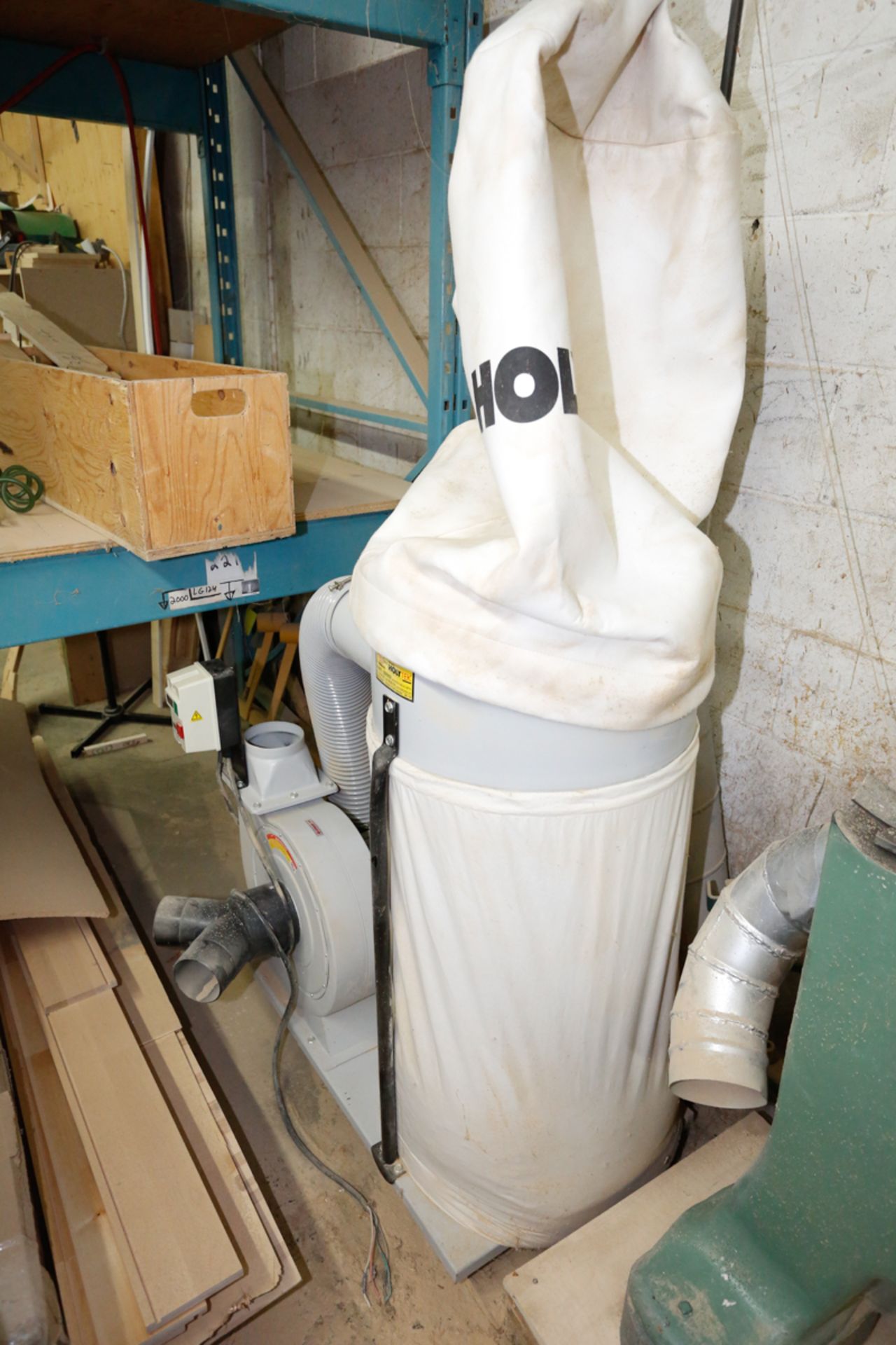 HOLY TEK SINGLE BAG DUST COLLECTOR, 575 VOLTS DEPOUSSIEREUR HOLY-TEK, 575 VOLTS (LOCATED AT /