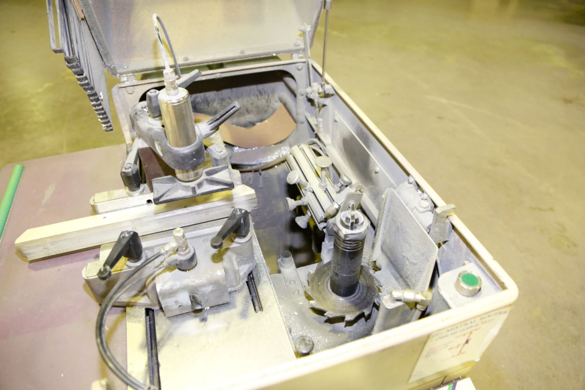 FOM VARIABLE ANGLE END-MILLING MACHINE MOD. MISTRAL 26A, AUTO. CLAMPING & FEED (2001), S/N: 025256 - Image 2 of 3