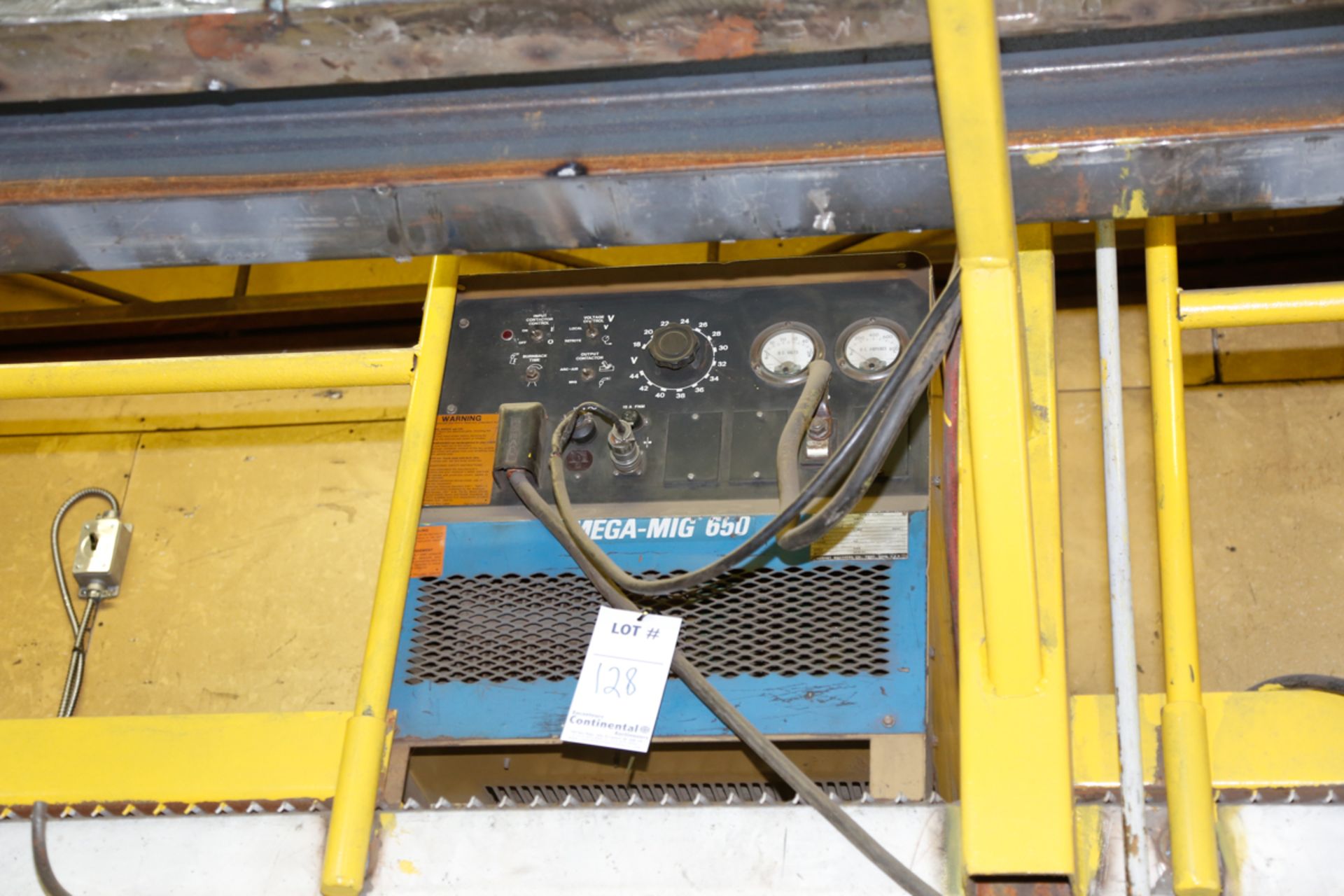 HOBART MEGAMIG 650 WELDER W/ WIRE FEED & GUN