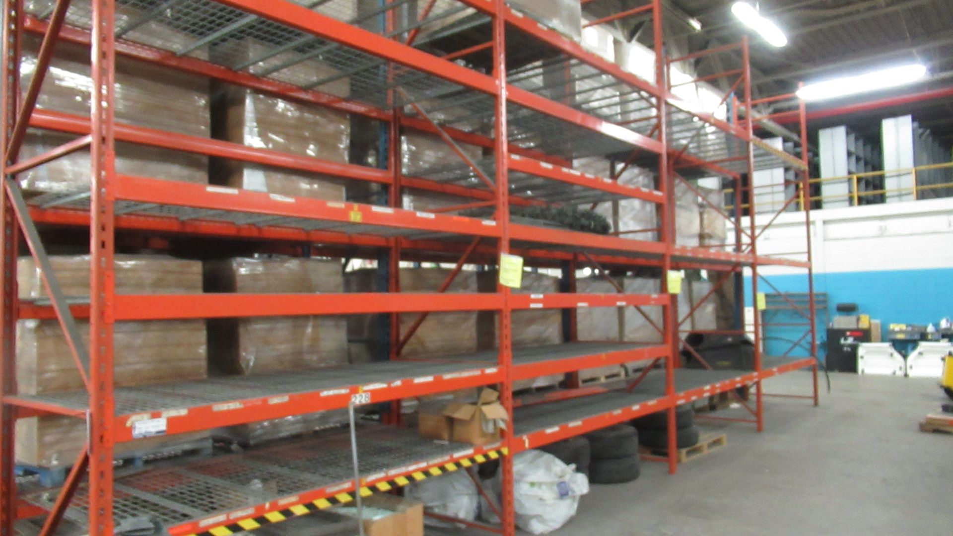 SECTIONS DE RACKING COMPRENANT UN TOTAL DE: 5 UPRIGHTS 48" X 18', 38 BARRES 110" X 4-1/2", 38