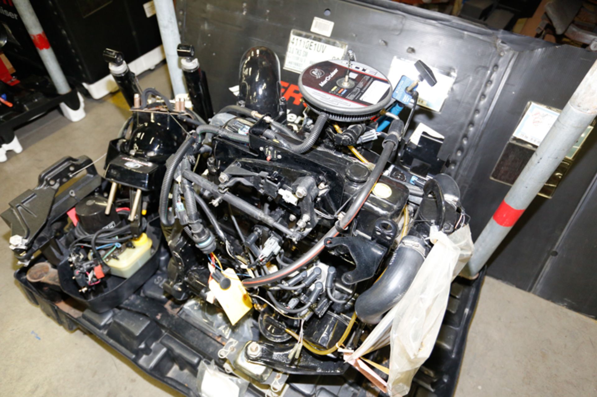 NEW - MERCRUISER INBOARD ENGINE 3.0 TKS, ALPHA 1 TRANSOM (NEW IN CRATE) - Image 2 of 3