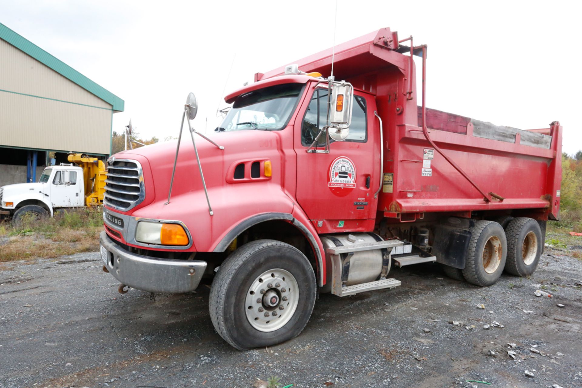 CAMION DOMPEUR STERLING L9500, 10 ROUES, 580 000 KM, A/ LIGNES A AIR, S/N: 2FWJAZCV37AW65664 (2007)