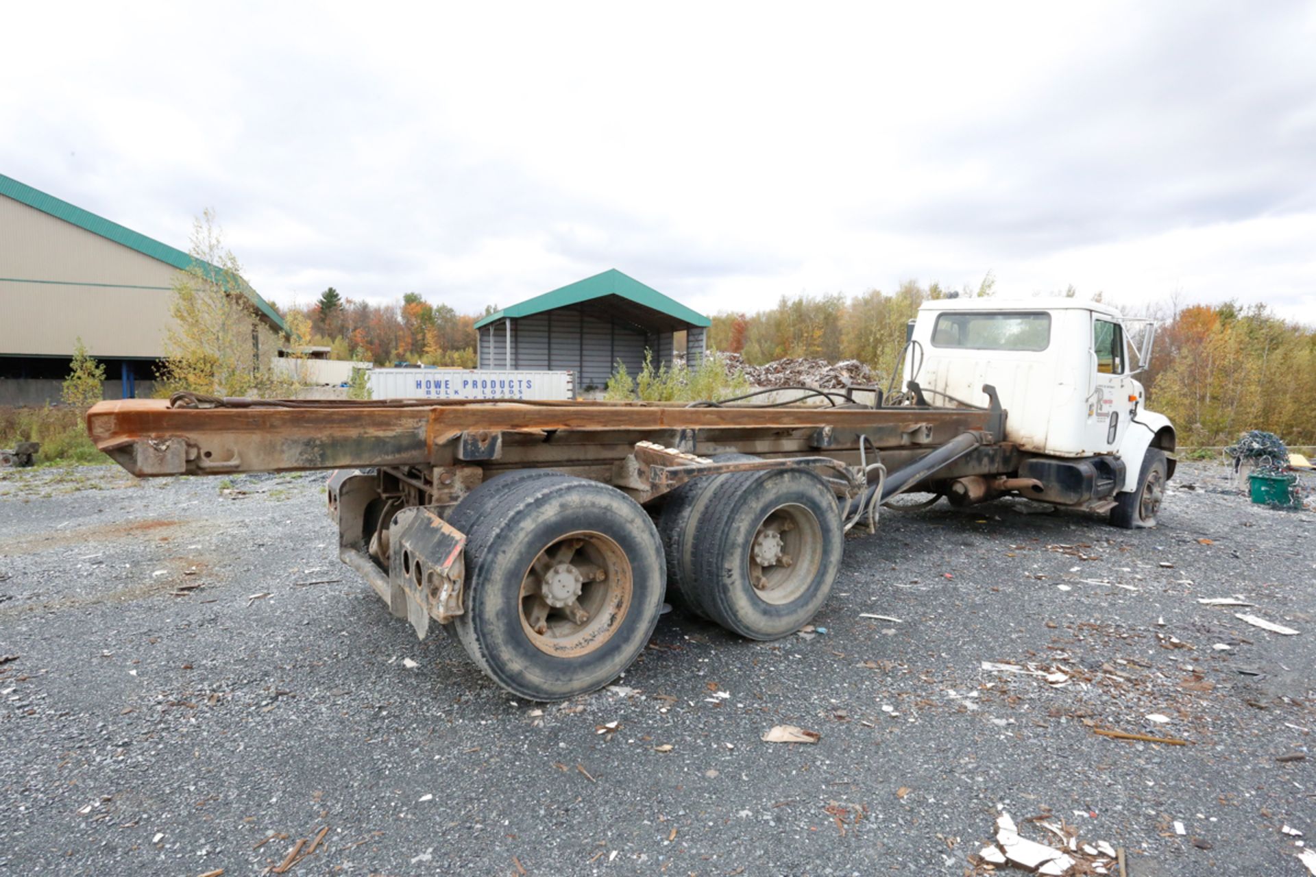 CAMION "ROLL-OFF" INTERNATIONAL 4900, 60 000 LBS CAP, "TEL QUEL" (1996) A/ TRANSMISSION DE RECHANGE - Image 3 of 3