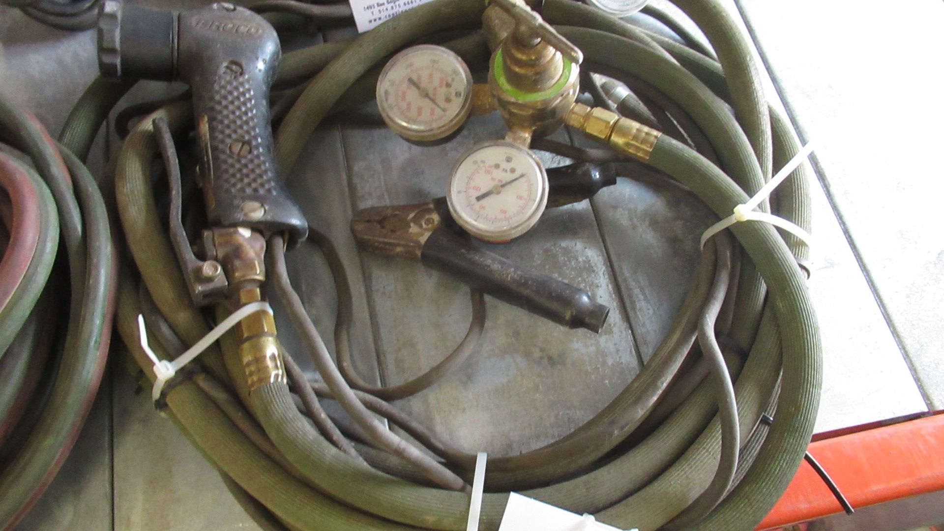 WELDING HOSE WITH ACCESSORIES / TUYAU DE SOUDURE AVEC ACCESSOIRES