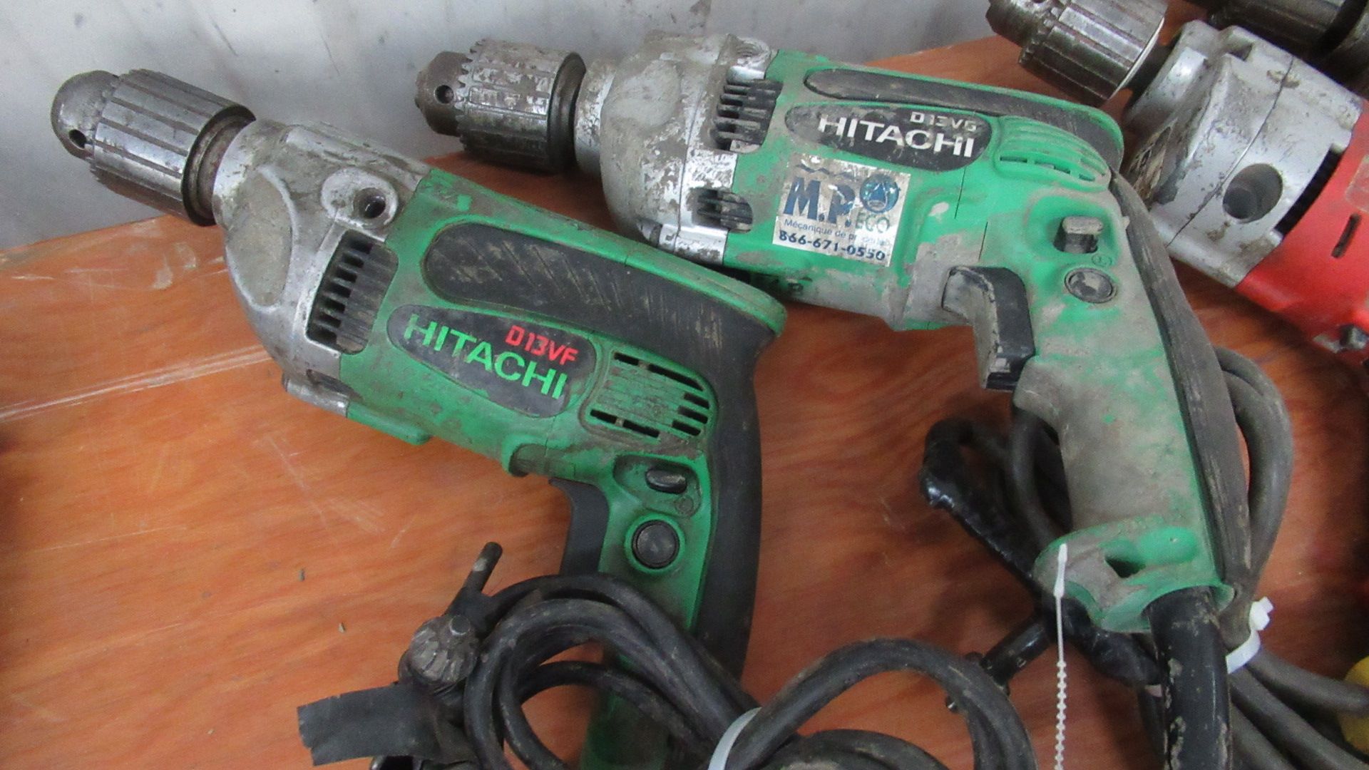 ELECTRIC DRILL HITACHI / PERCEUSE ELECTRIQUE