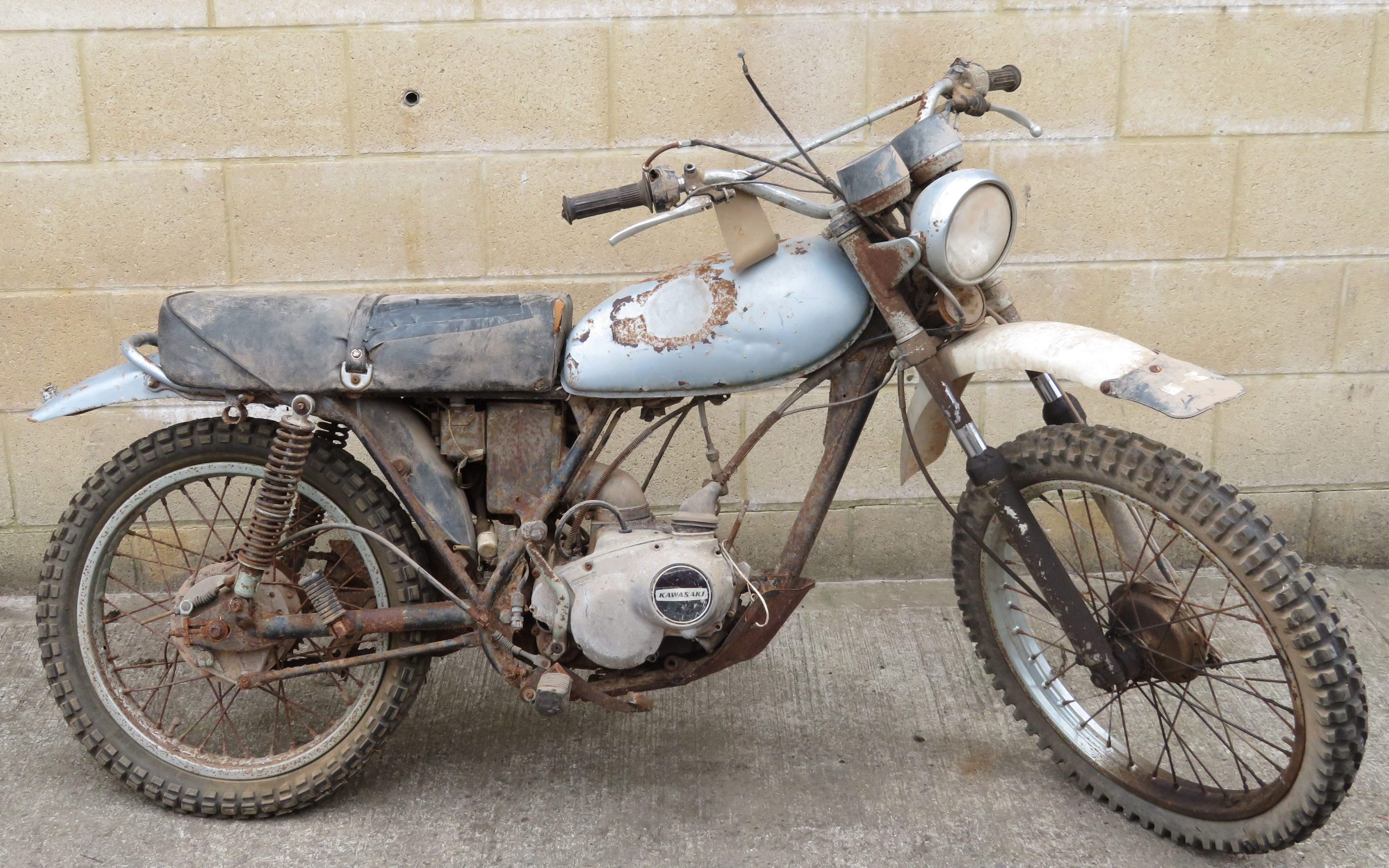 Kawasaki Motorbike - A 1970's Kawasaki KE175 project, blue, this KE175 trial bike will need full