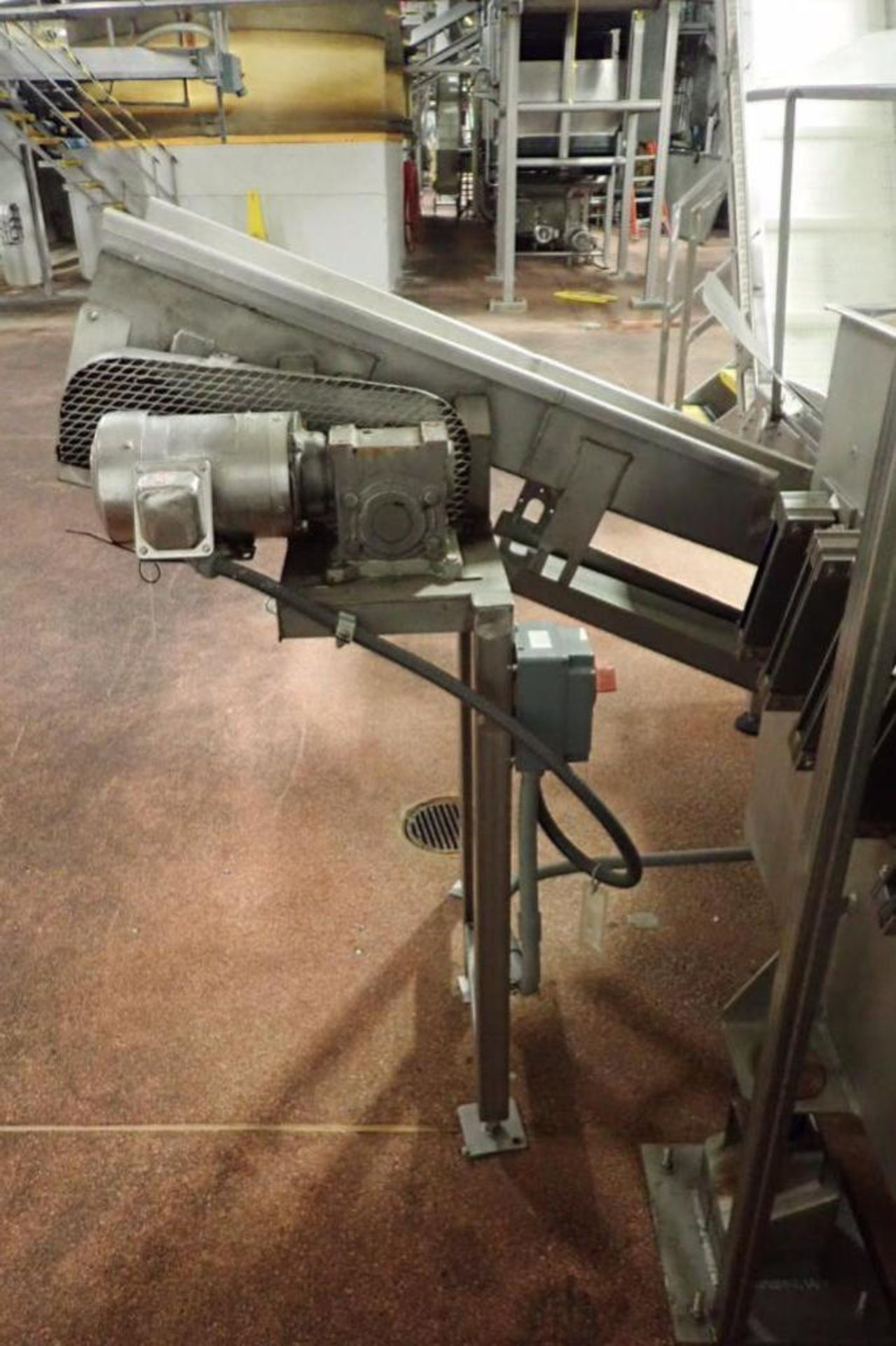 Incline conveyor, 84 in. long x 9 in. wide x 20 in. infeed x 48 in. discharge, cleated vinyl belt, S - Image 4 of 4