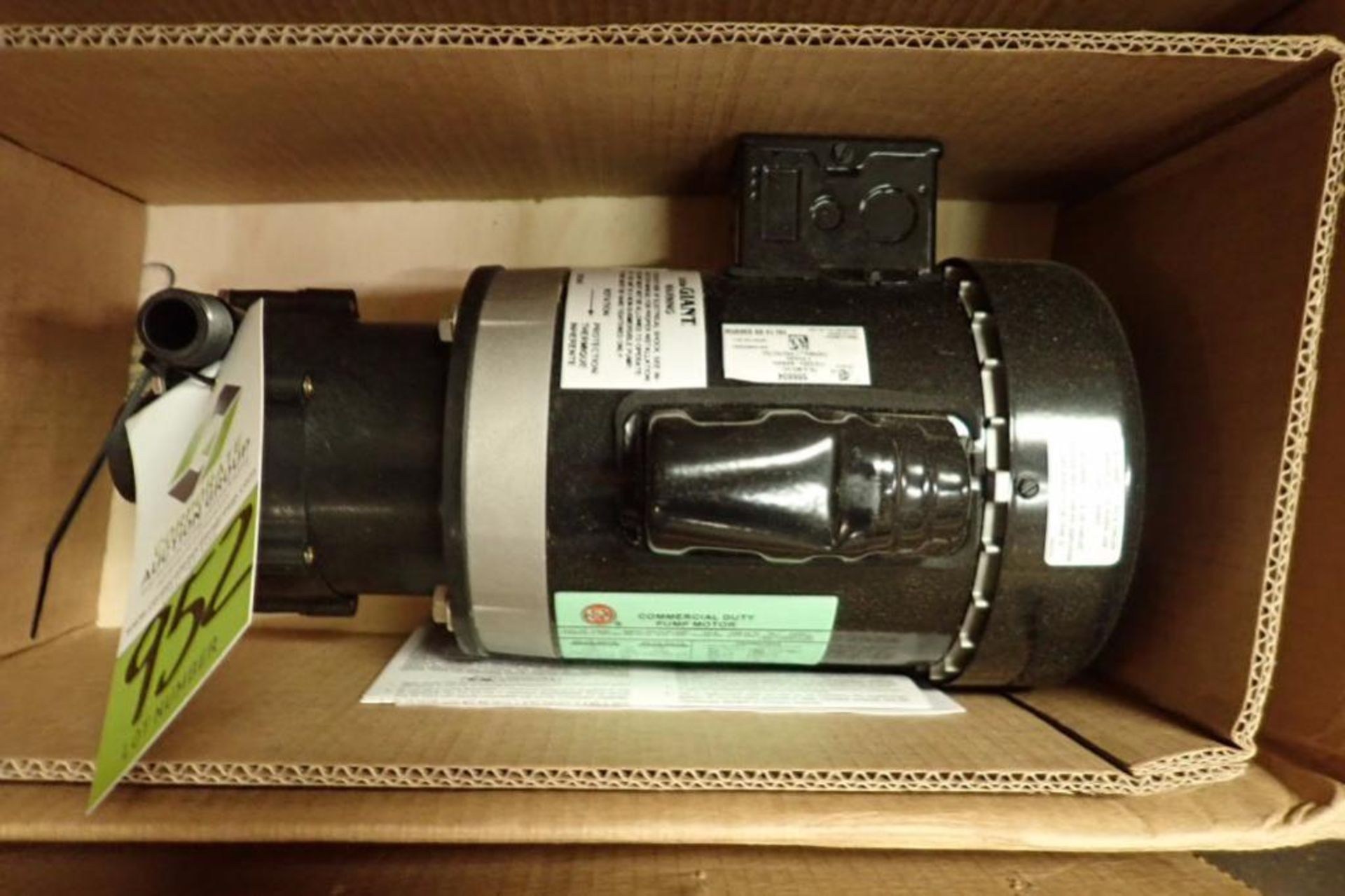 Unused(2) Little Giant commercial duty pump motor with pump, 0.5 hp, 60 hz, Frame 56C, 3450 rpm, ** - Image 2 of 7