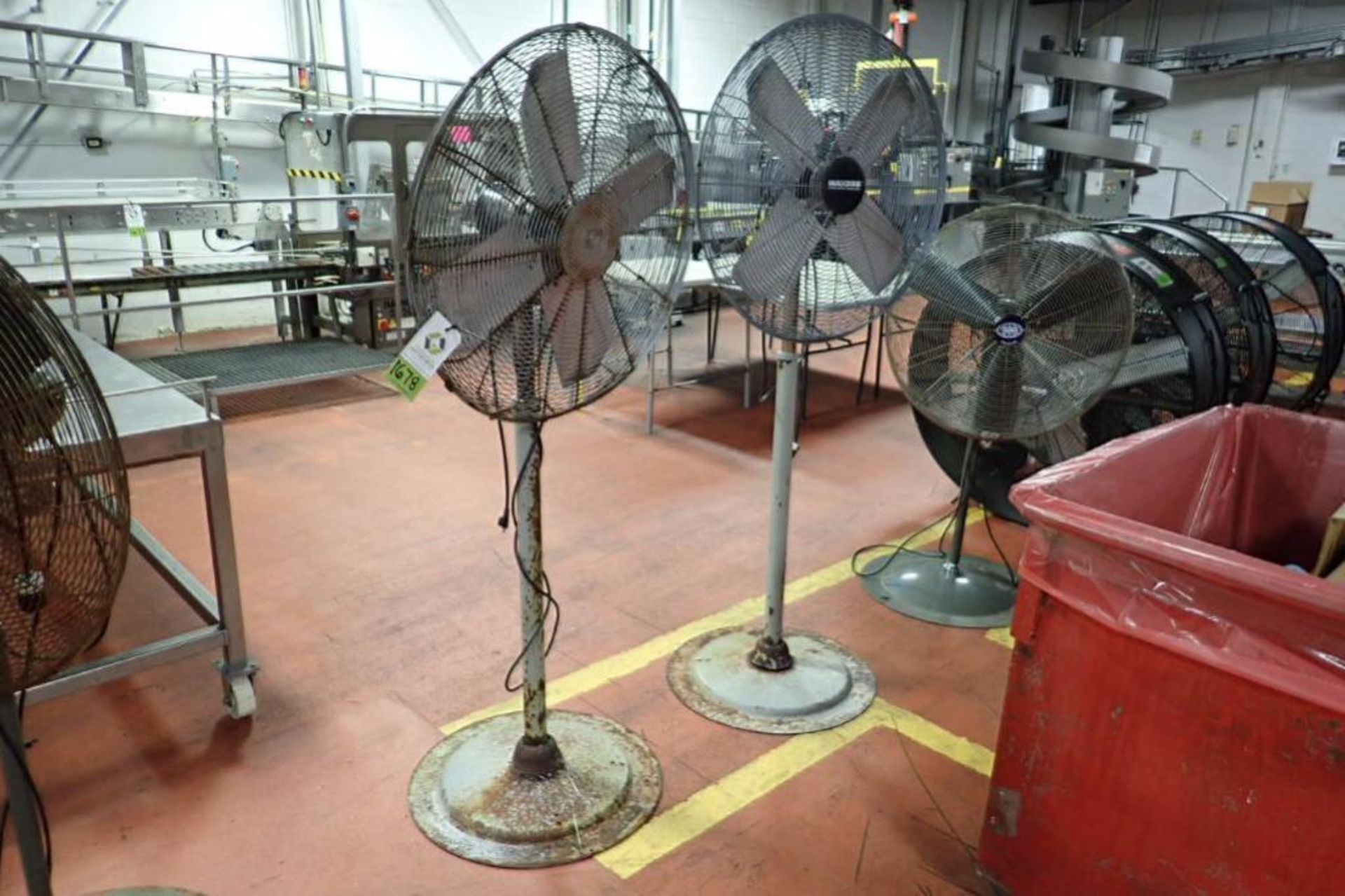 (8) production floor fans ** Rigging Fee: $200 ** - Image 3 of 5