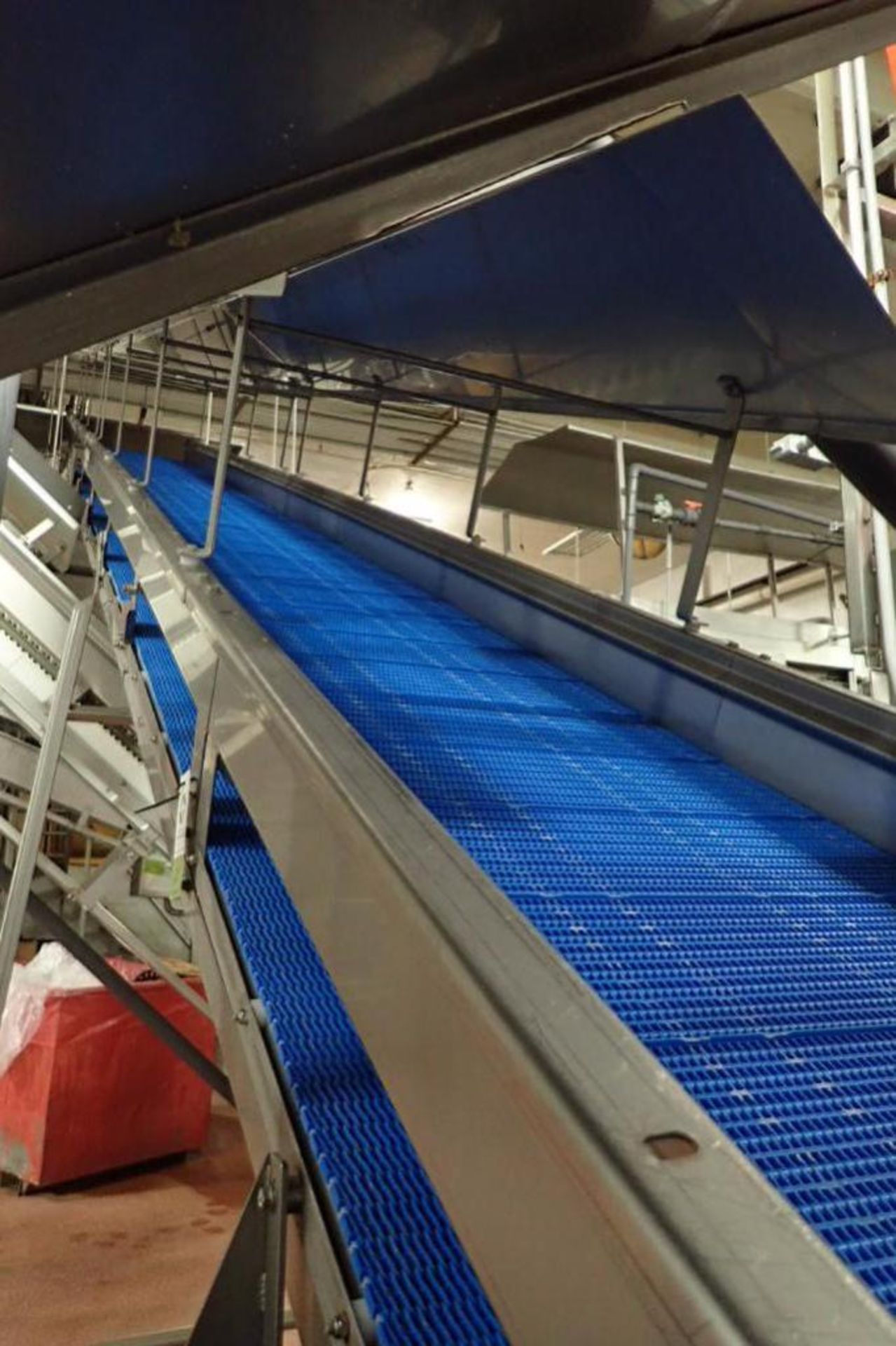 Incline conveyor, blue plastic belt, 35 ft. long x 30 in. wide x 30 in. tall x 13 ft. tall, SS frame - Image 4 of 8