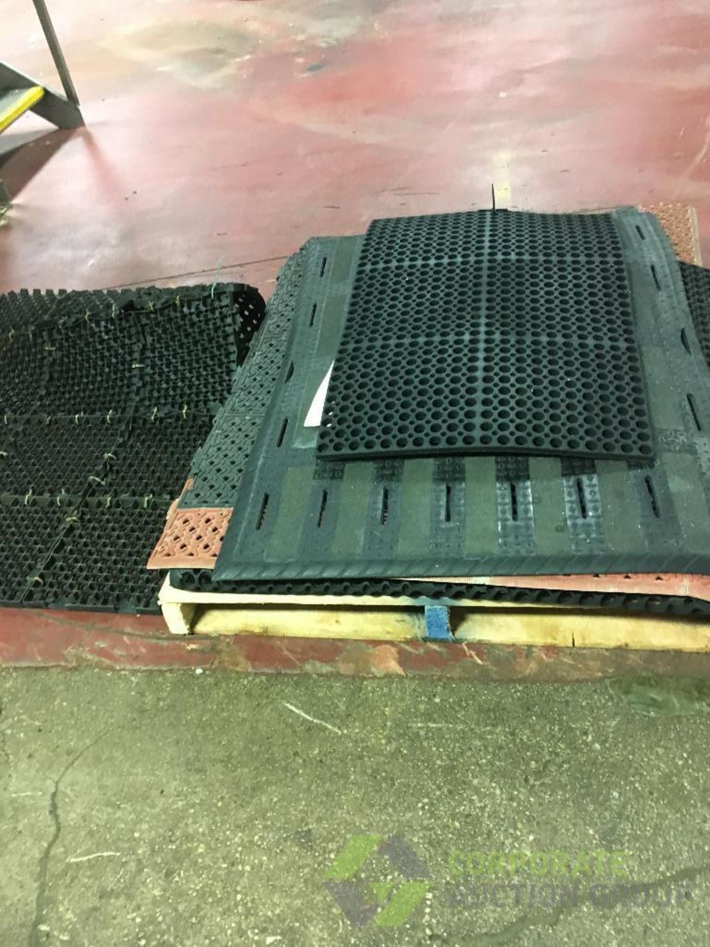 Misc. anti fatigue mats (2) skids. ** Rigging Fee: $25 ** - Image 3 of 4