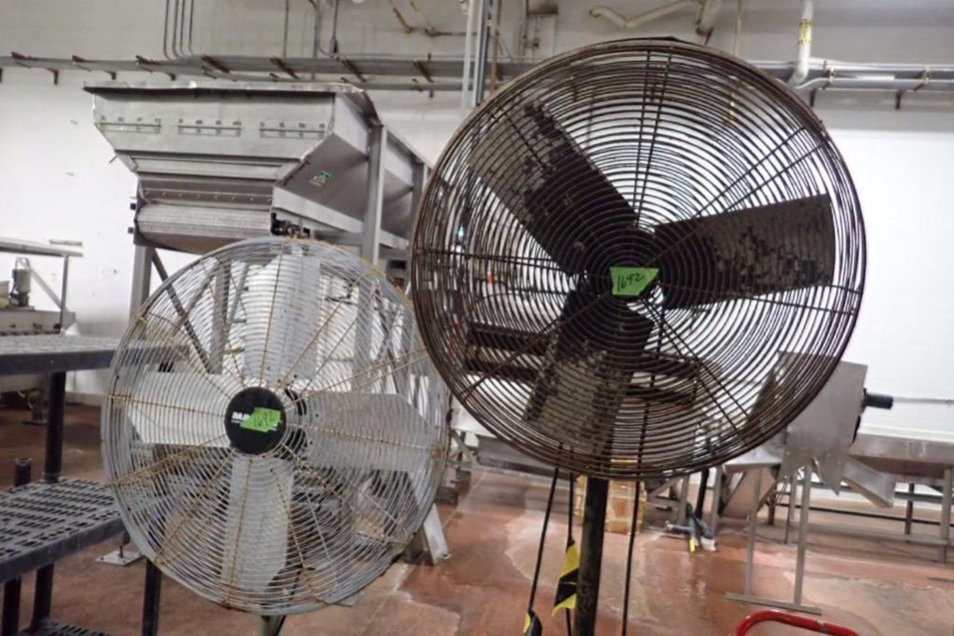 Minuteman rapid air mover, (2) production floor fans, assorted SS stands ** Rigging Fee: $30 ** - Image 5 of 5