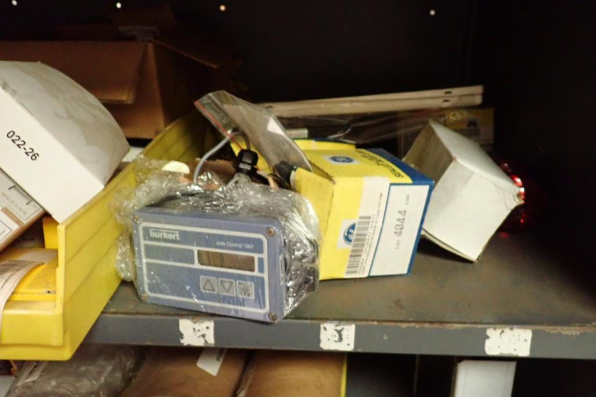 Contents only of 1 section of shelving, Allen Bradley vfds, power flex 4, 4m, 40, 525, Loma scale he - Image 37 of 43