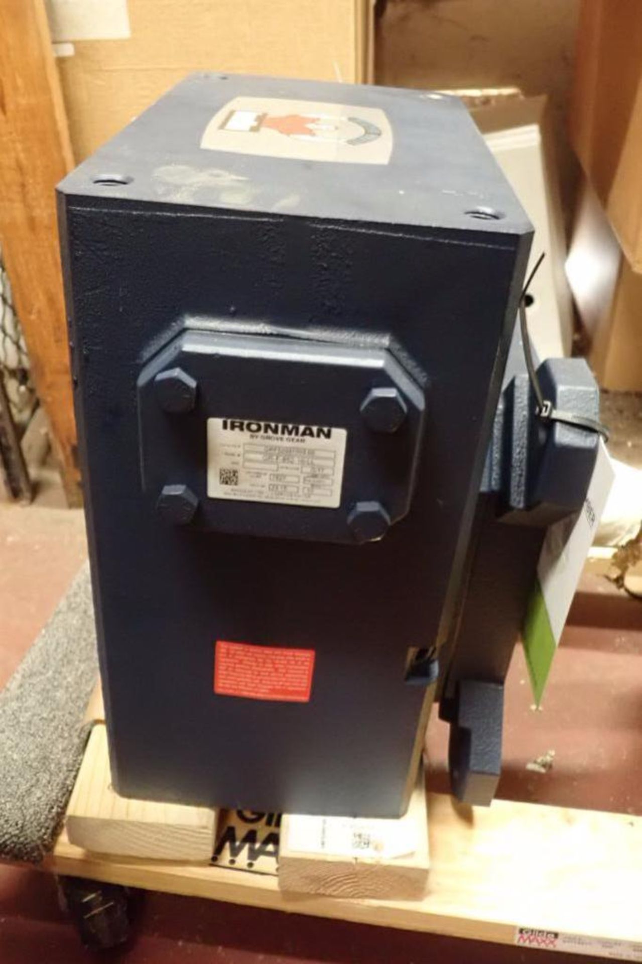 Unused Ironman grove gear, Model GR-F-852-10-LL, ration 10:1 ** Rigging Fee: $10 ** - Image 5 of 5