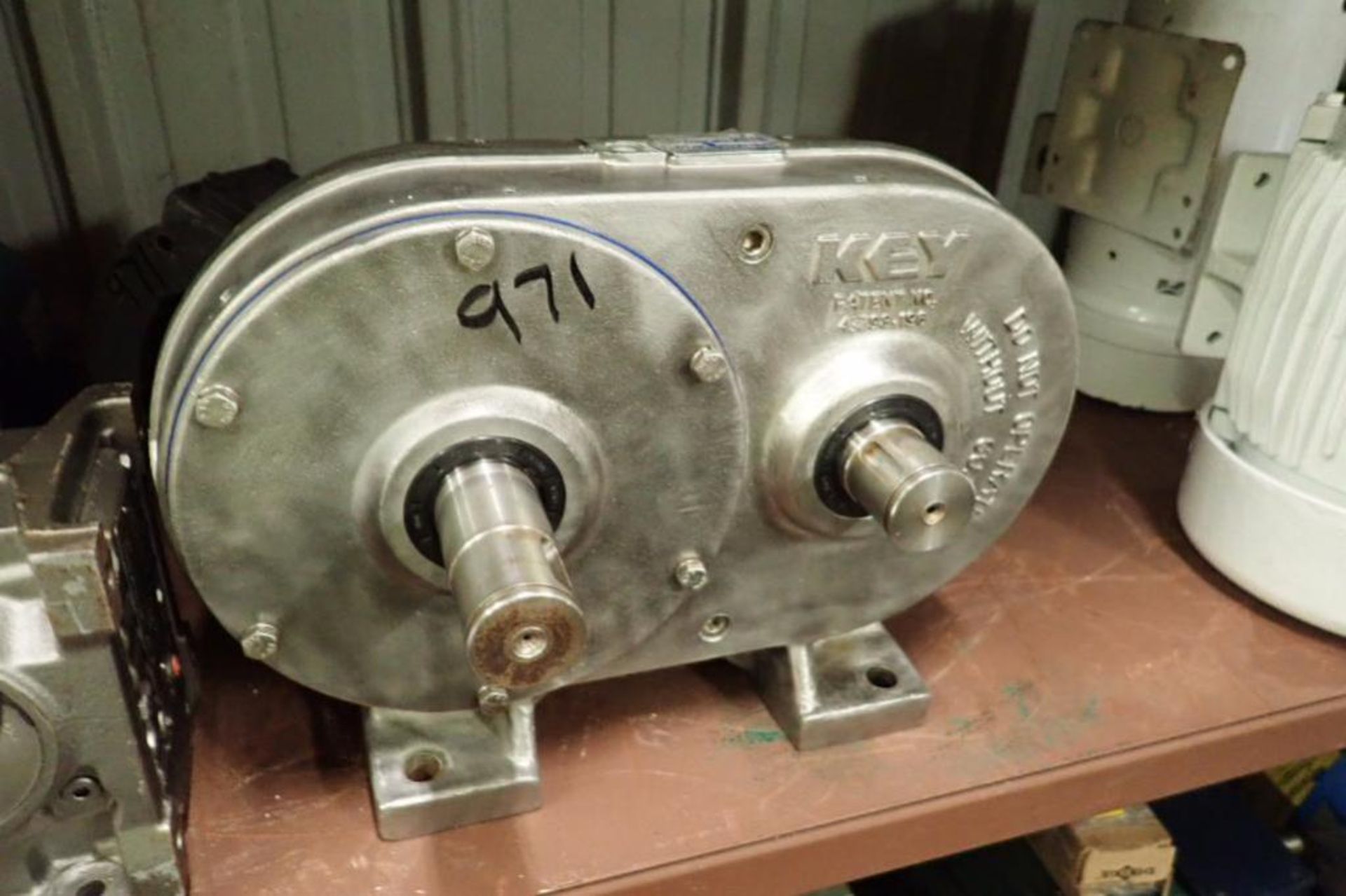 (7) assorted gear reducers and motors ** Rigging Fee: $25 ** - Image 2 of 8