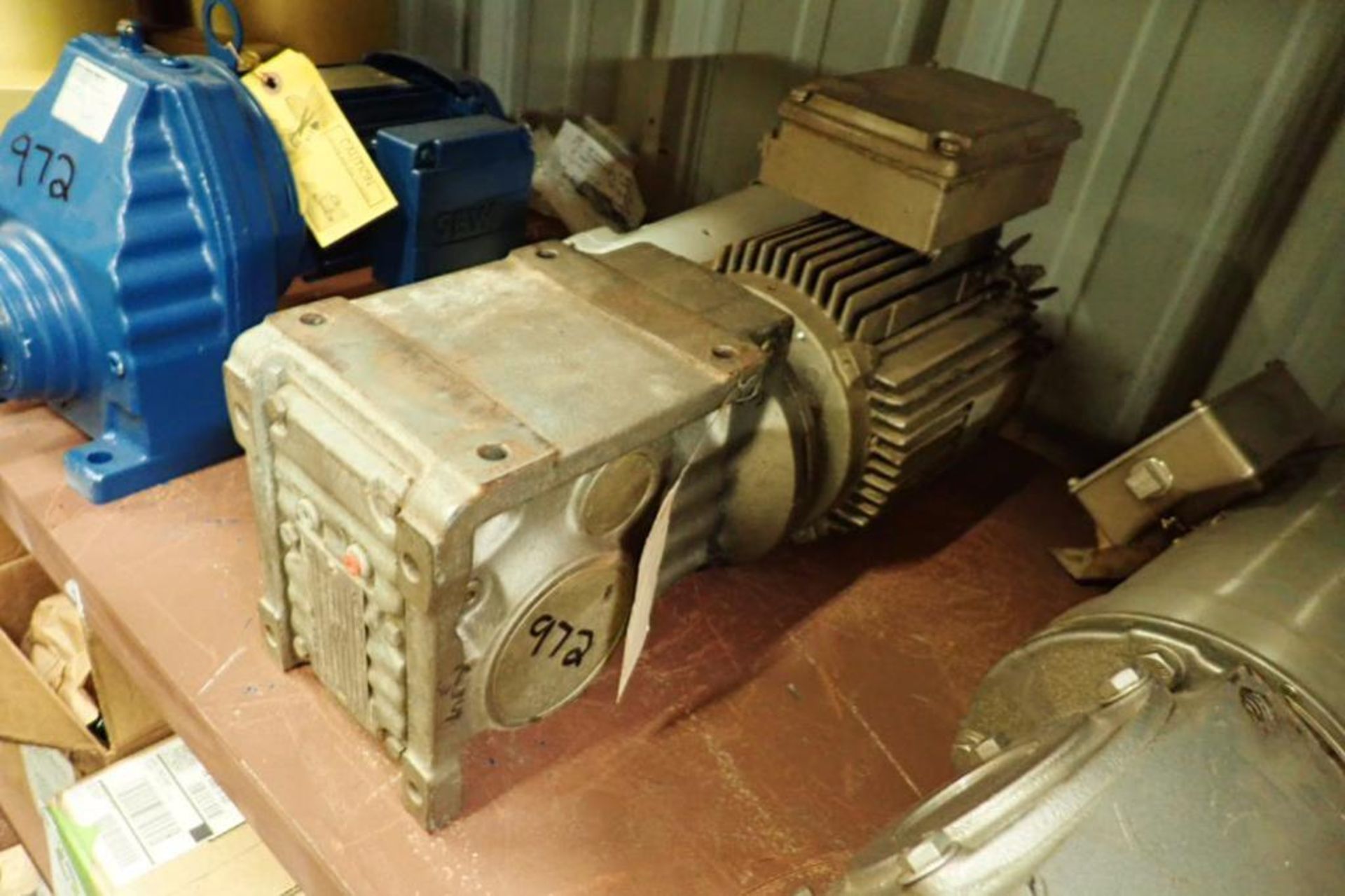 (6) assorted gear reducers and motors ** Rigging Fee: $25 ** - Image 6 of 9