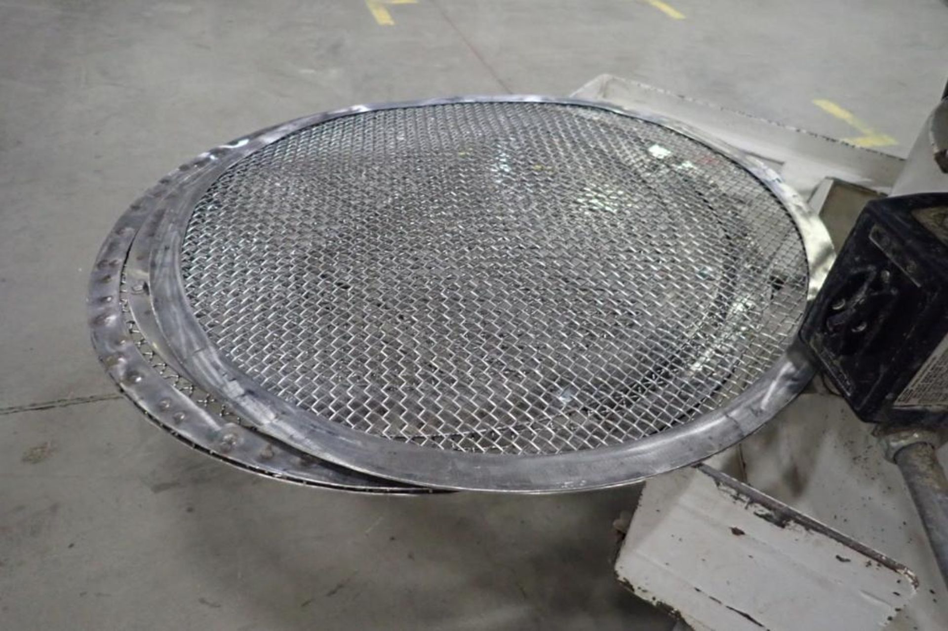 Midwestern portable sifter, Model MR24S4-4, SN 1006-2052. **Rigging Fee: $175** (Located in Brooklyn - Bild 4 aus 6