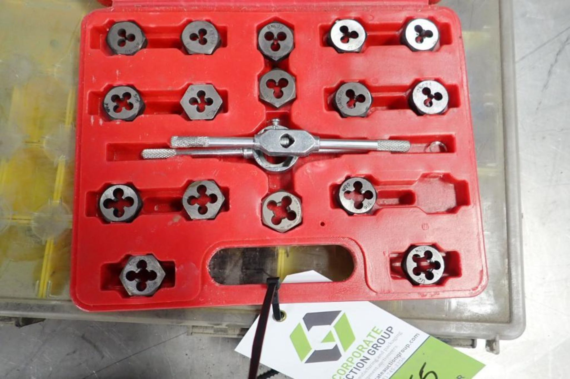 Tap and die set, set screw kit. **Rigging Fee: $10** (Located in Brooklyn Park, MN.) - Image 2 of 4