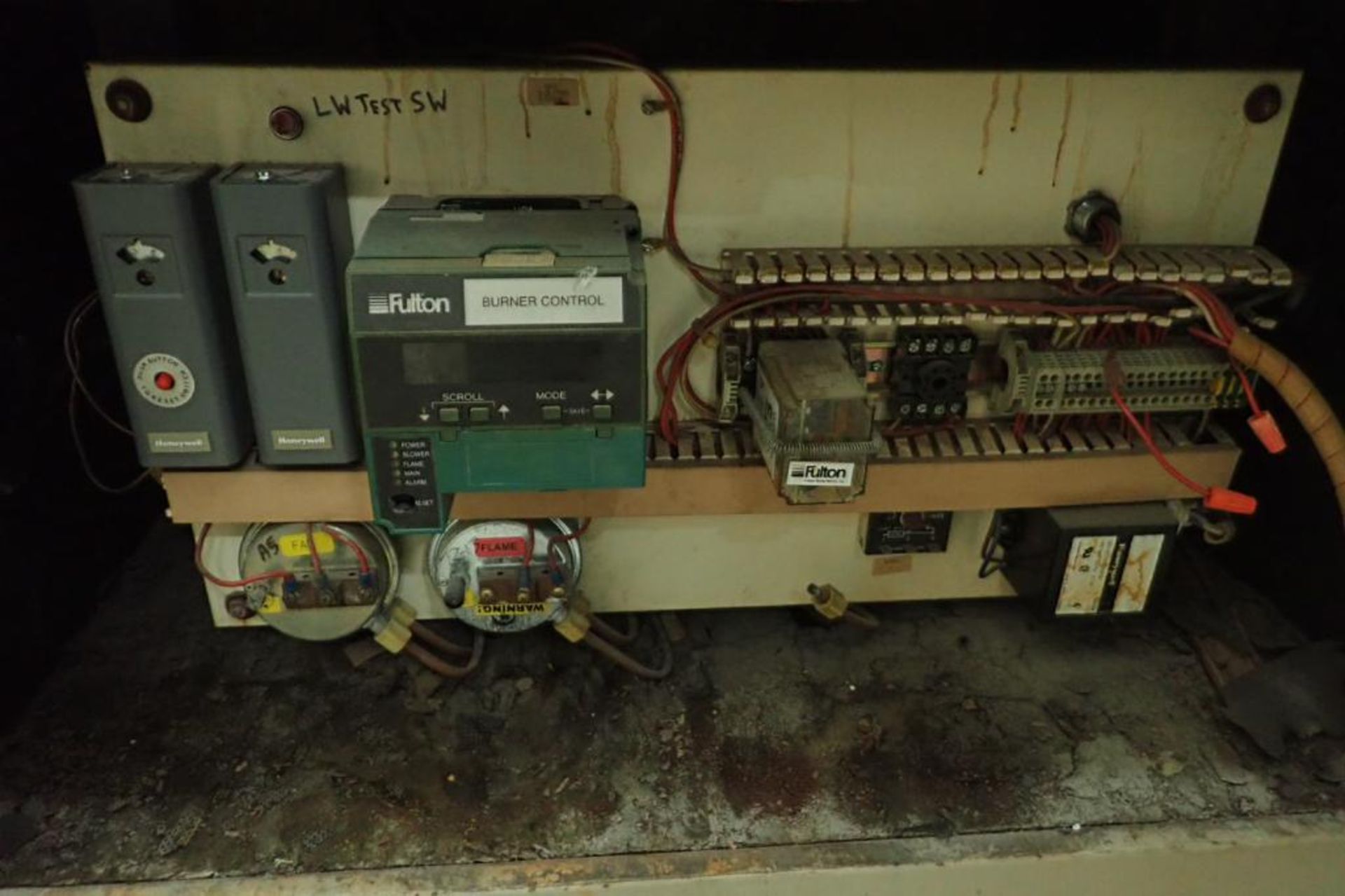 1995 Fulton gas fired pulse combustion boiler, Model PHW-1000, natural gas, 900k BTU/hr. output. **R - Image 10 of 10