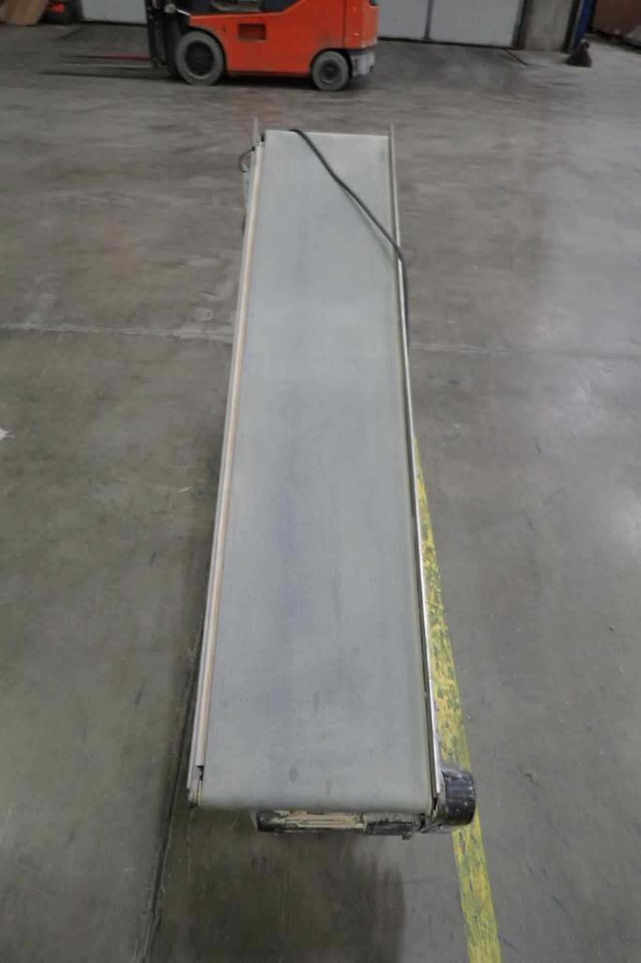 Dorner incline belt conveyor, 59 in. long x 12 in. wide x 18 in. infeed x 35 in. discharge, on wheel - Image 2 of 5