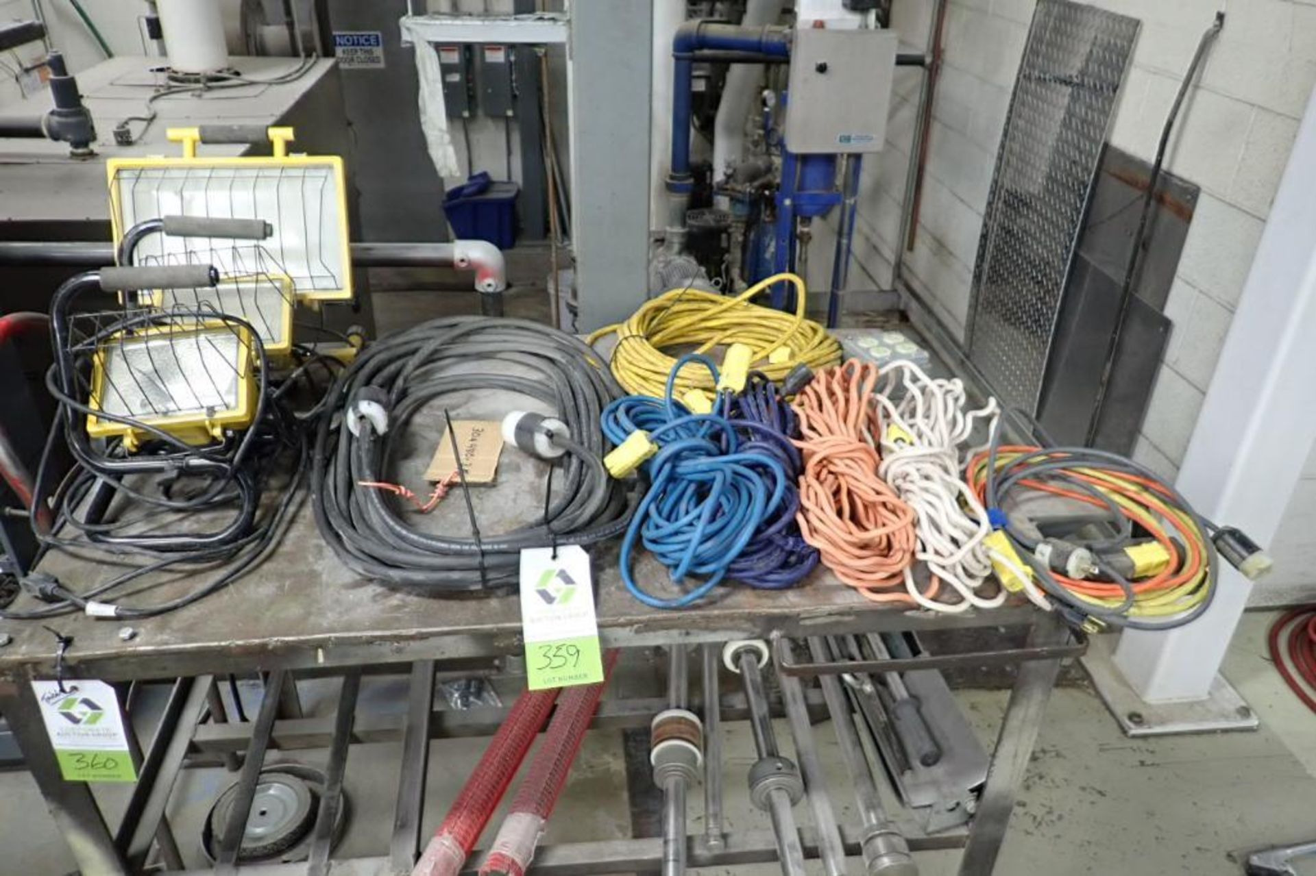 Electric cords, halogen lights. **Rigging Fee: $25** (Located in Brooklyn Park, MN.)