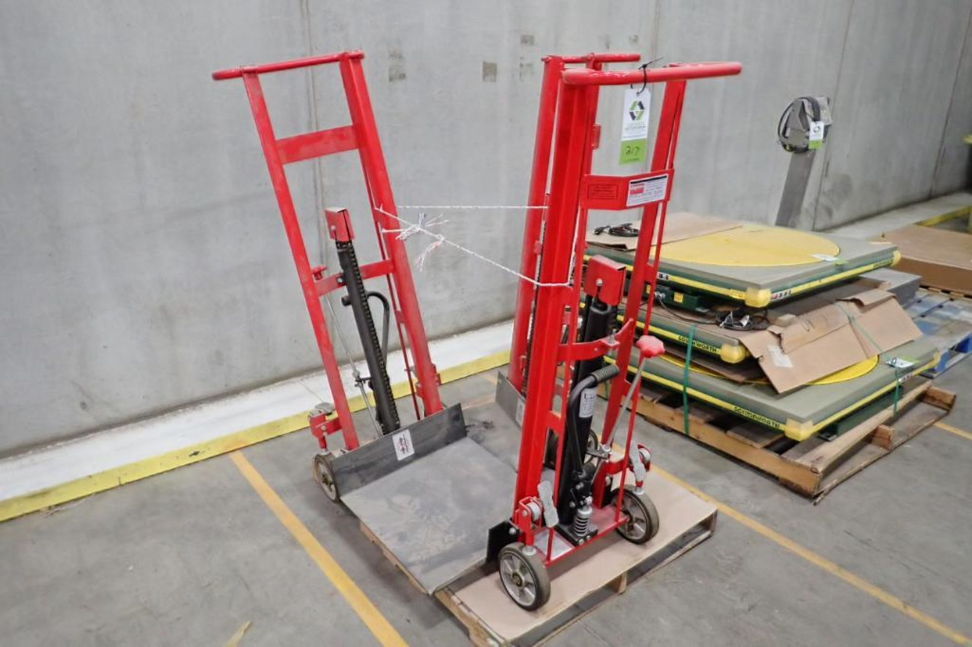 Dayton hydraulic platform lifter, Model 2MPU5, 750 lb. capacity (EACH). **Rigging Fee: $50** (Locate