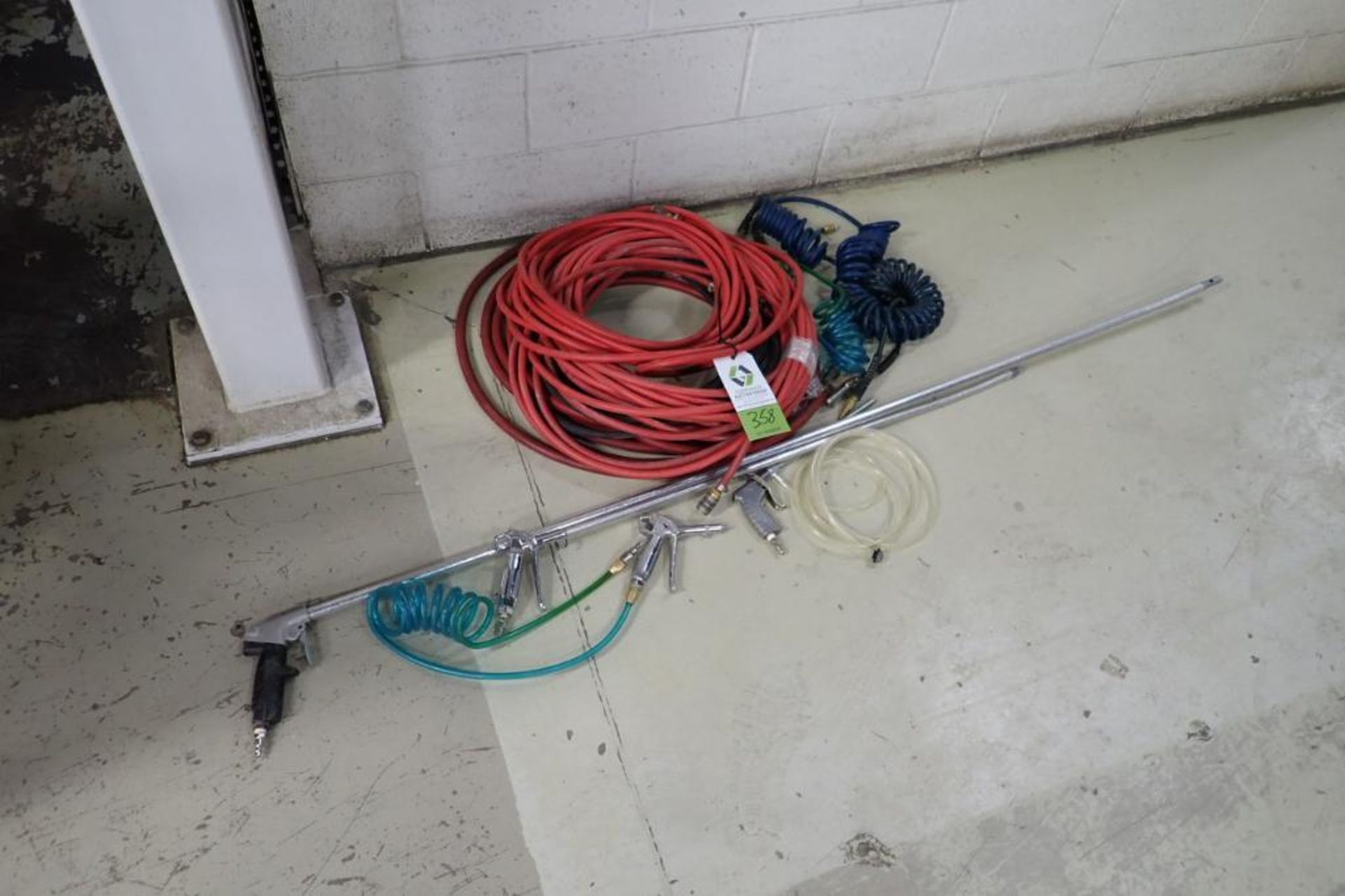 Assorted air hose, and nozzles. **Rigging Fee: $25** (Located in Brooklyn Park, MN.)