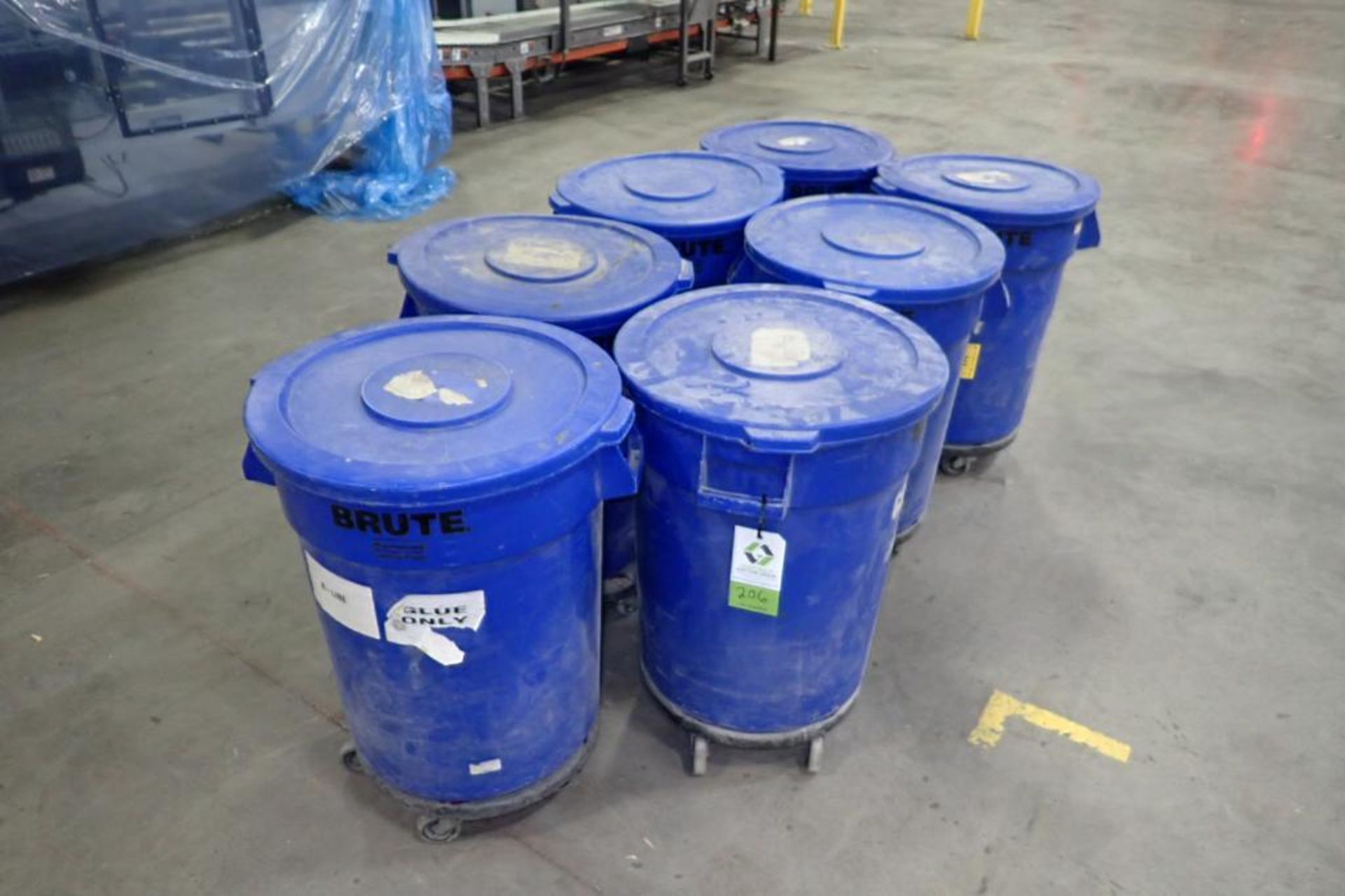 (7) brute trash bins, 2 have glue pellets. **Rigging Fee: $25** (Located in Brooklyn Park, MN.)