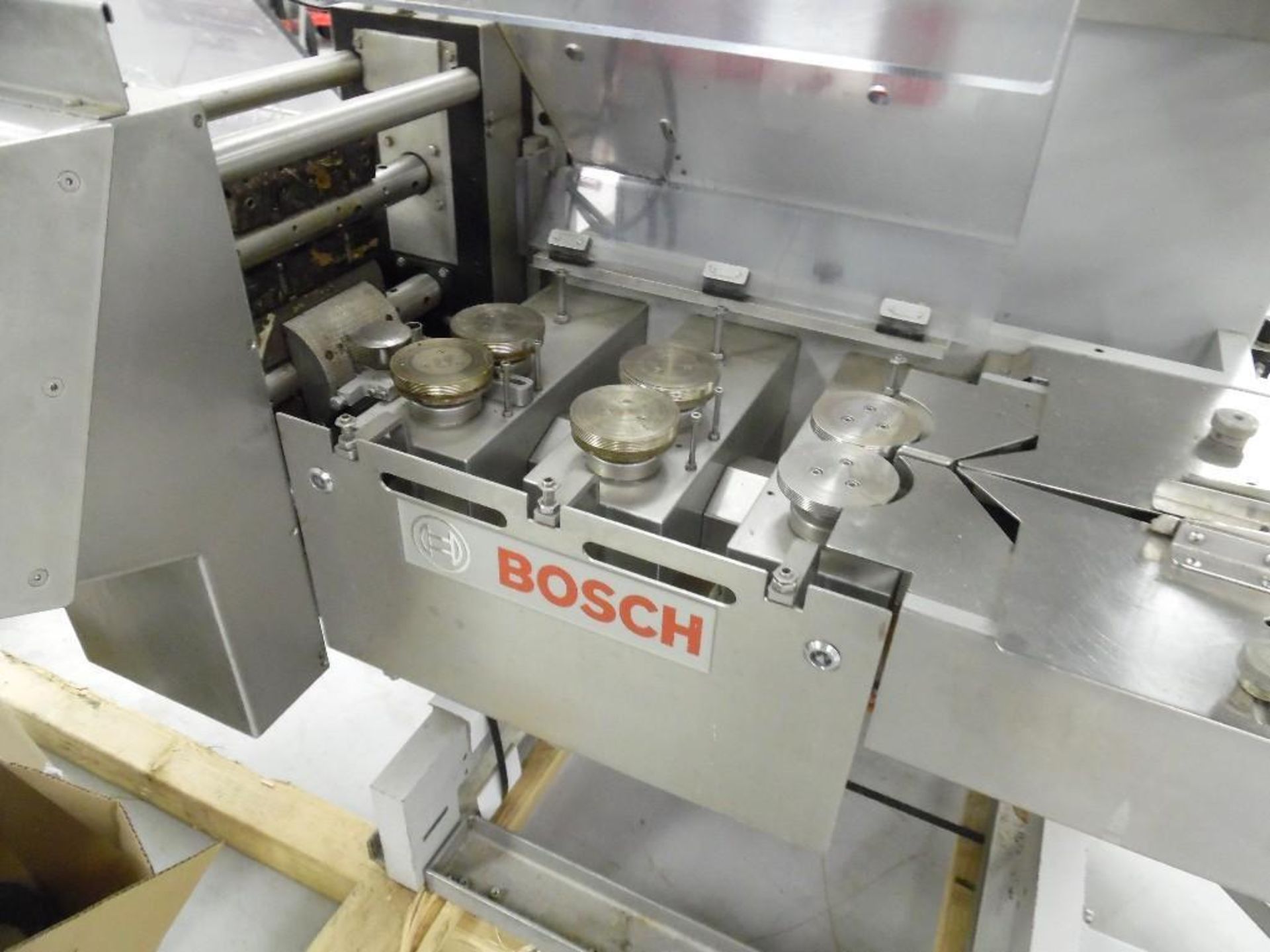 Bosch Pack 201 hand Load wrapper is serial number 10-29669 with infeed serial number 10-29670.  Righ - Image 2 of 5