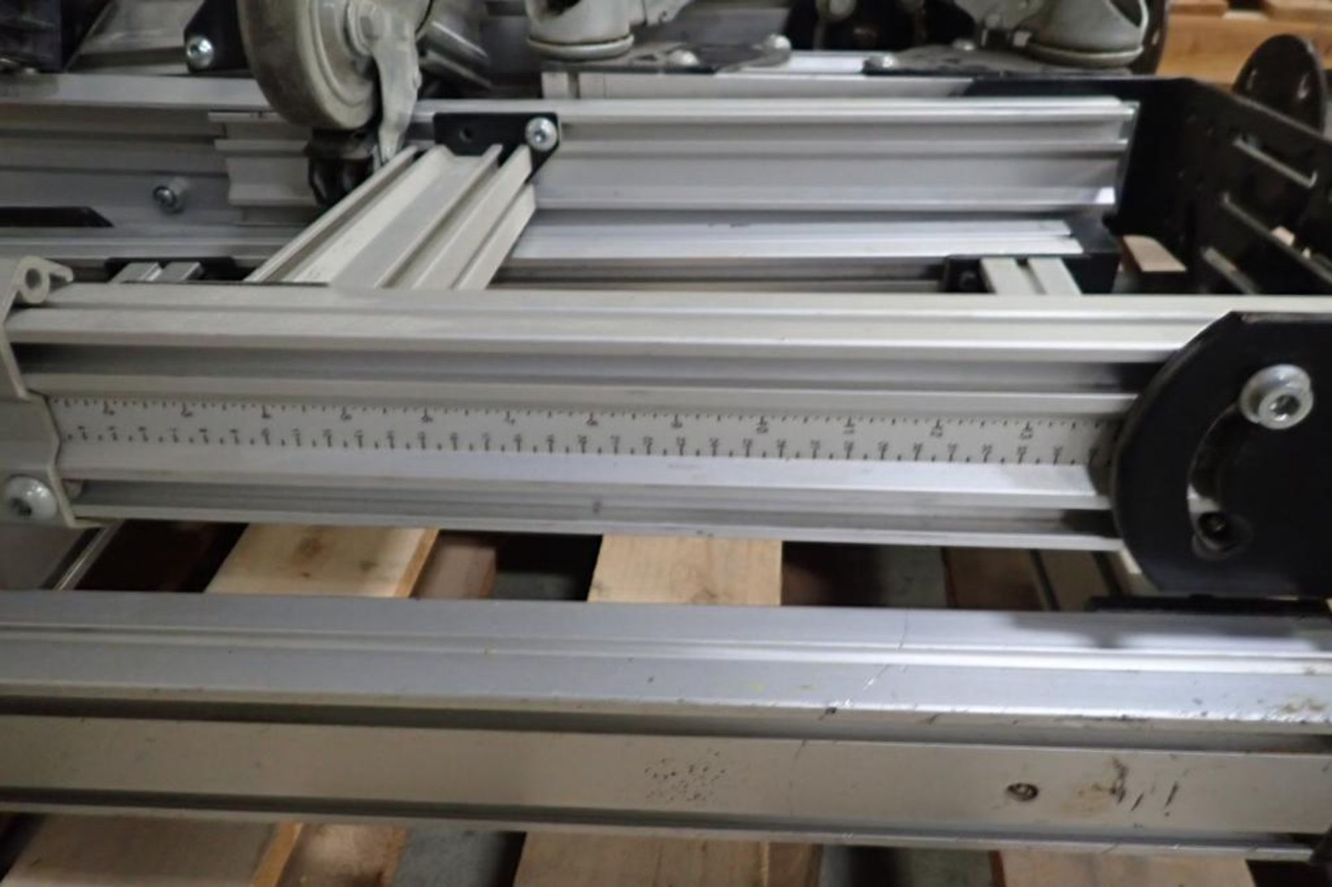 Dorner conveyor legs, Hytrol conveyor legs. **Rigging Fee: $25** (Located in Brooklyn Park, MN.) - Bild 4 aus 4