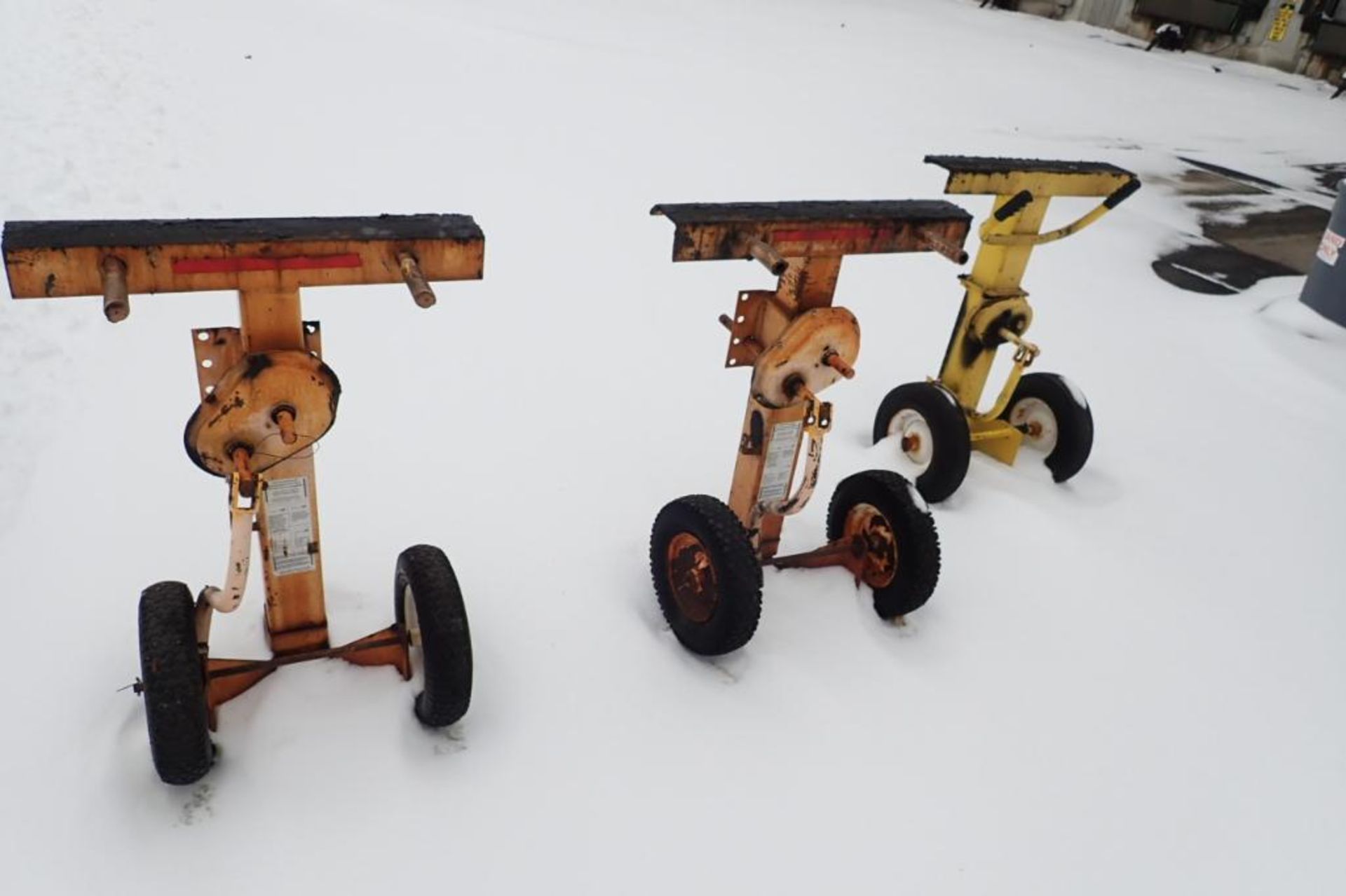 (9) Rite hite trailer stands. **Rigging Fee: $150** (Located in Brooklyn Park, MN.) - Image 6 of 8