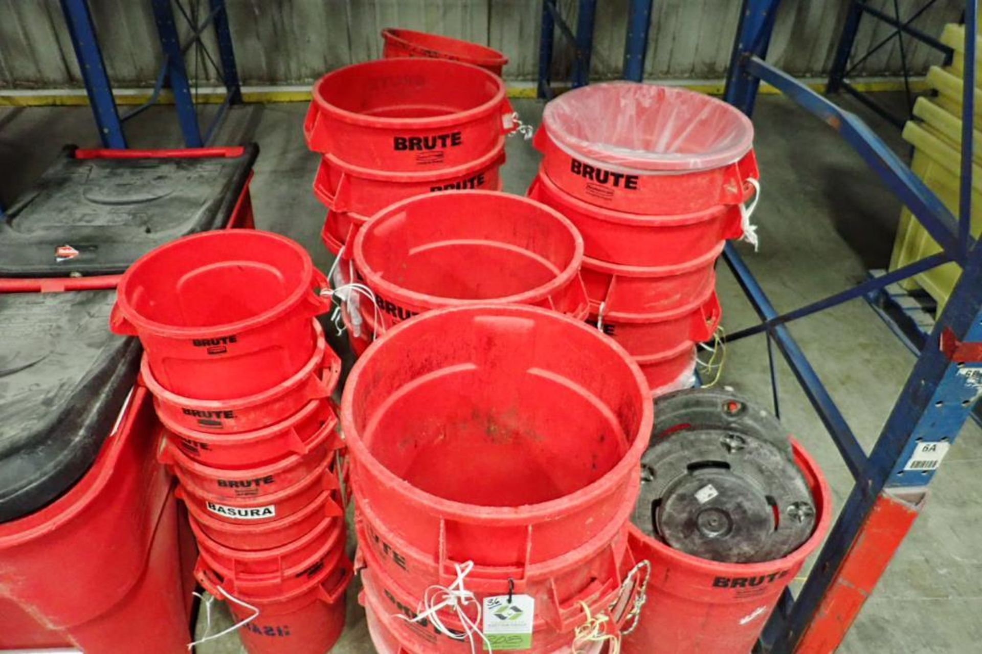 (37) assorted Brute trash bins. **Rigging Fee: $75** (Located in Brooklyn Park, MN.) - Image 2 of 4