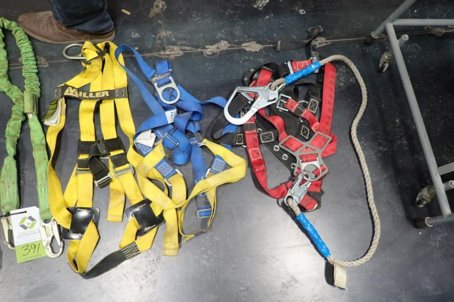 Assorted fall protection, harnesses, lanyards, retractable lanyards. **Rigging Fee: $15** (Located i - Image 2 of 4