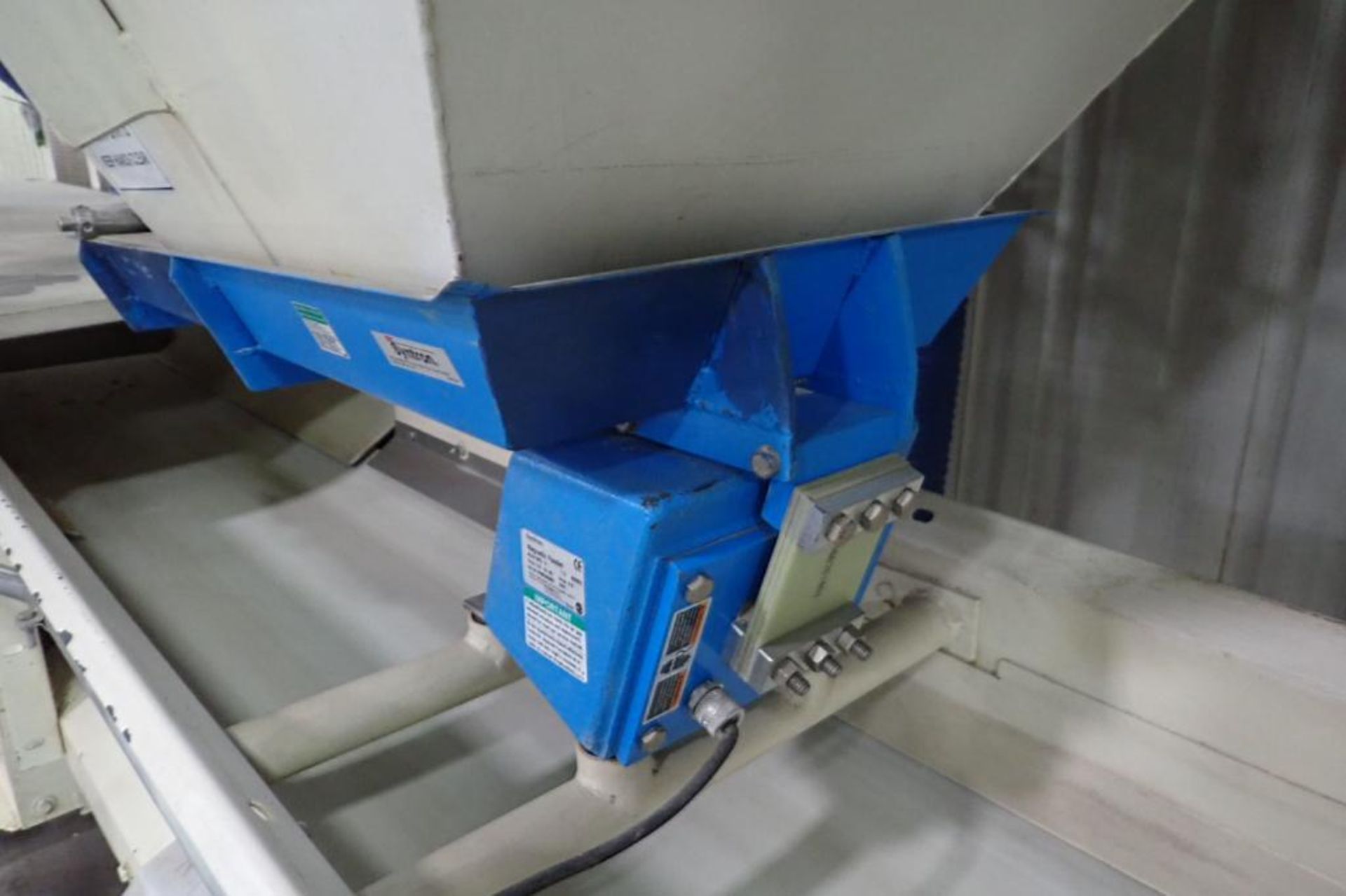 Syntron vibratory feeders, Model BF2-A, SS bed 24 in. long x 12 in. wide x 2.5 in. tall (EACH). **Ri - Image 4 of 11