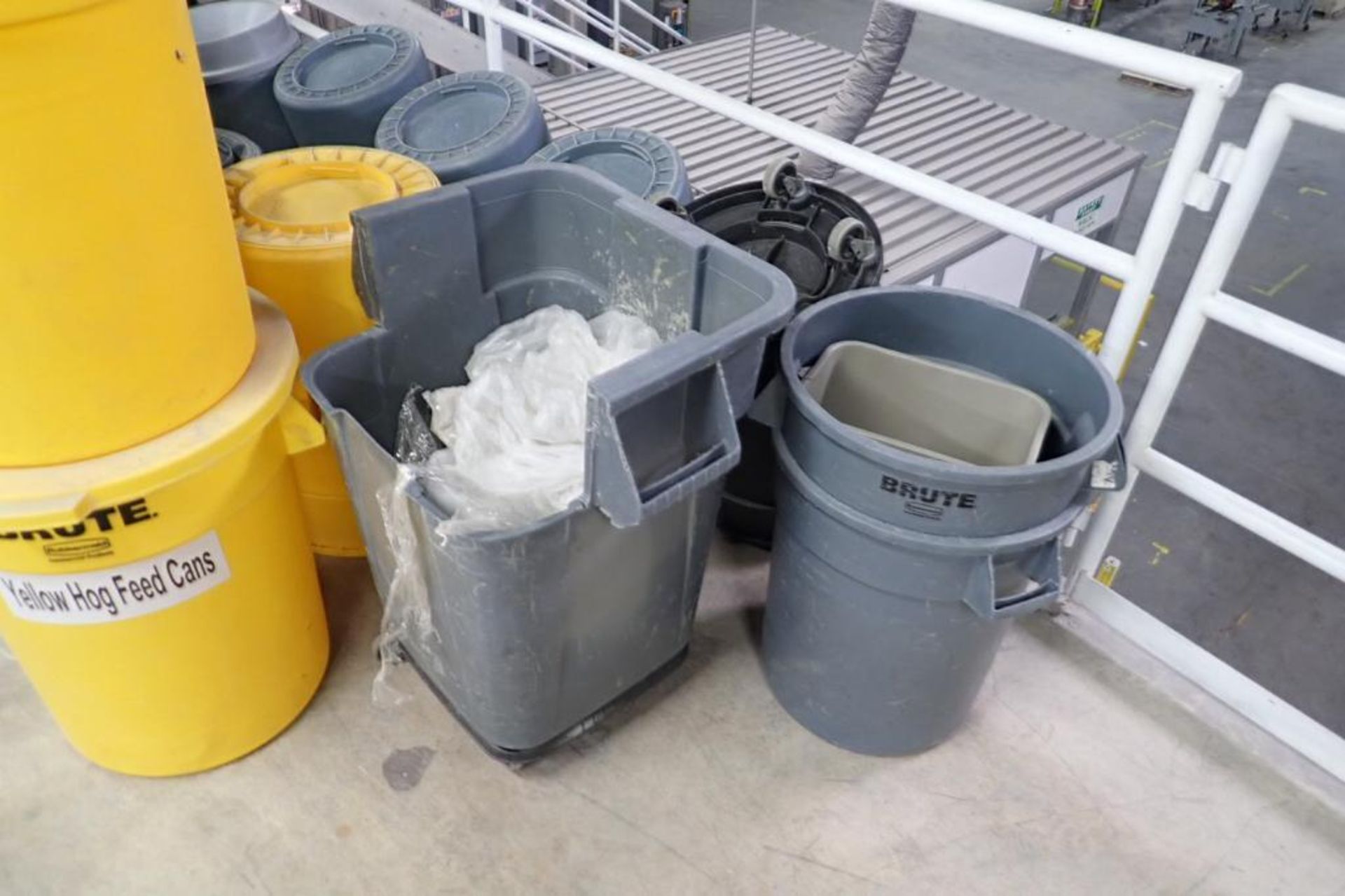(14) assorted Brute trash bins. **Rigging Fee: $50** (Located in Brooklyn Park, MN.) - Image 2 of 3
