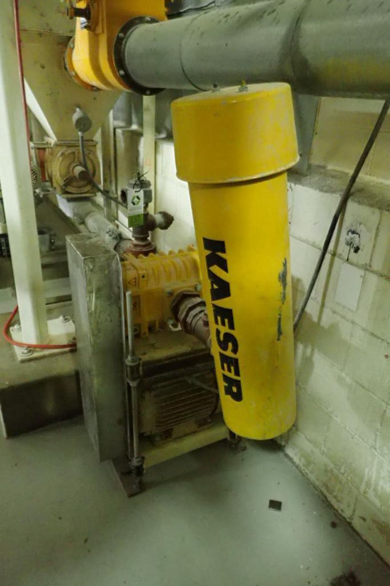 2012 Kaeser Omega 43 plus rotary blower, SN 2025 BJ 2012. **Rigging Fee: $200** (Located in Brooklyn - Bild 3 aus 5