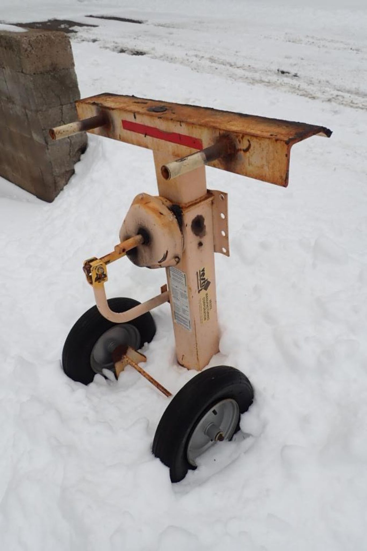 (9) Rite hite trailer stands. **Rigging Fee: $150** (Located in Brooklyn Park, MN.) - Image 2 of 8