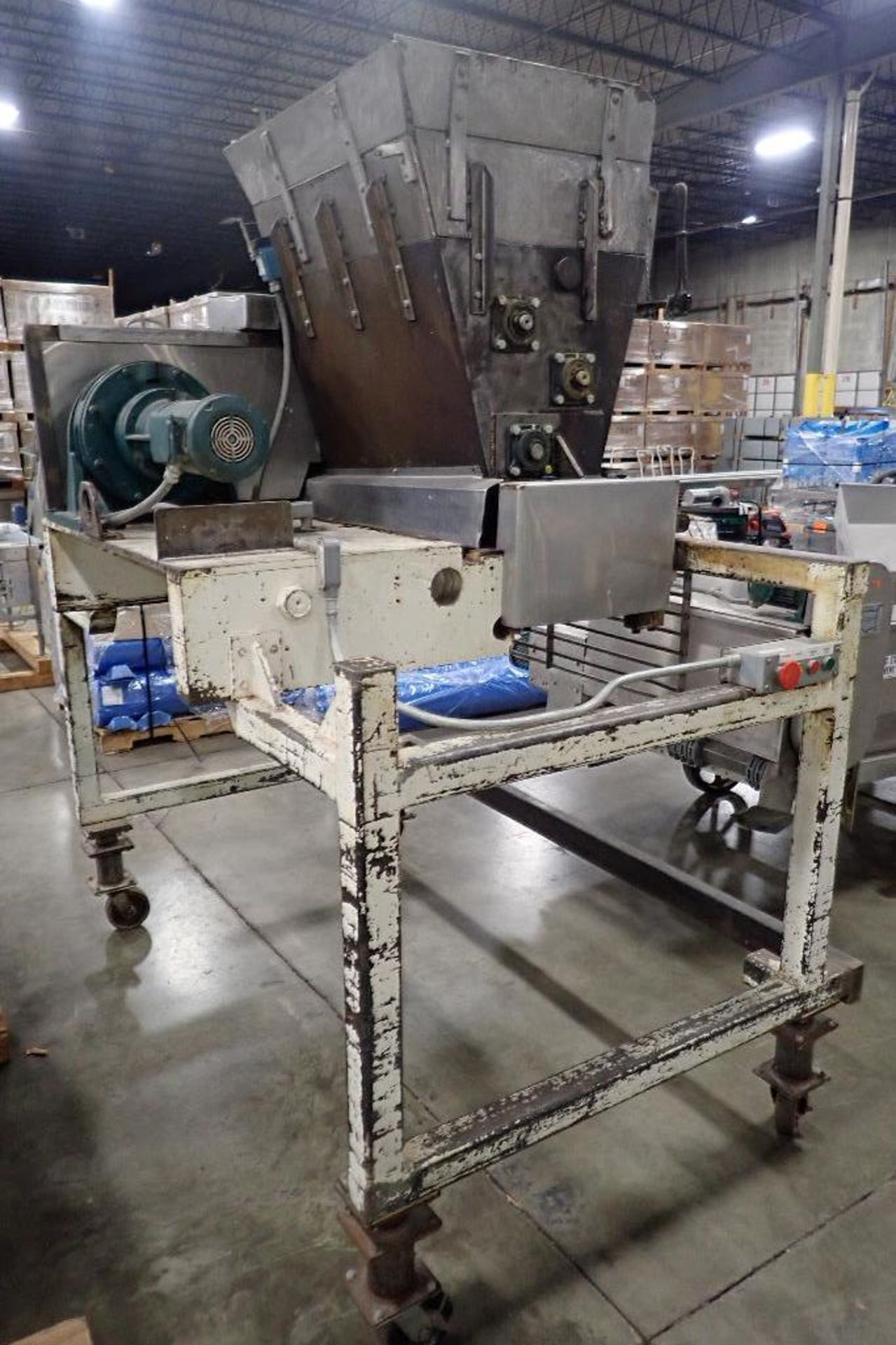 2 roll extruder, 1 meter wide, mild steel frame, on wheels. **Rigging Fee: $50** (Located in 3703 - - Image 2 of 9