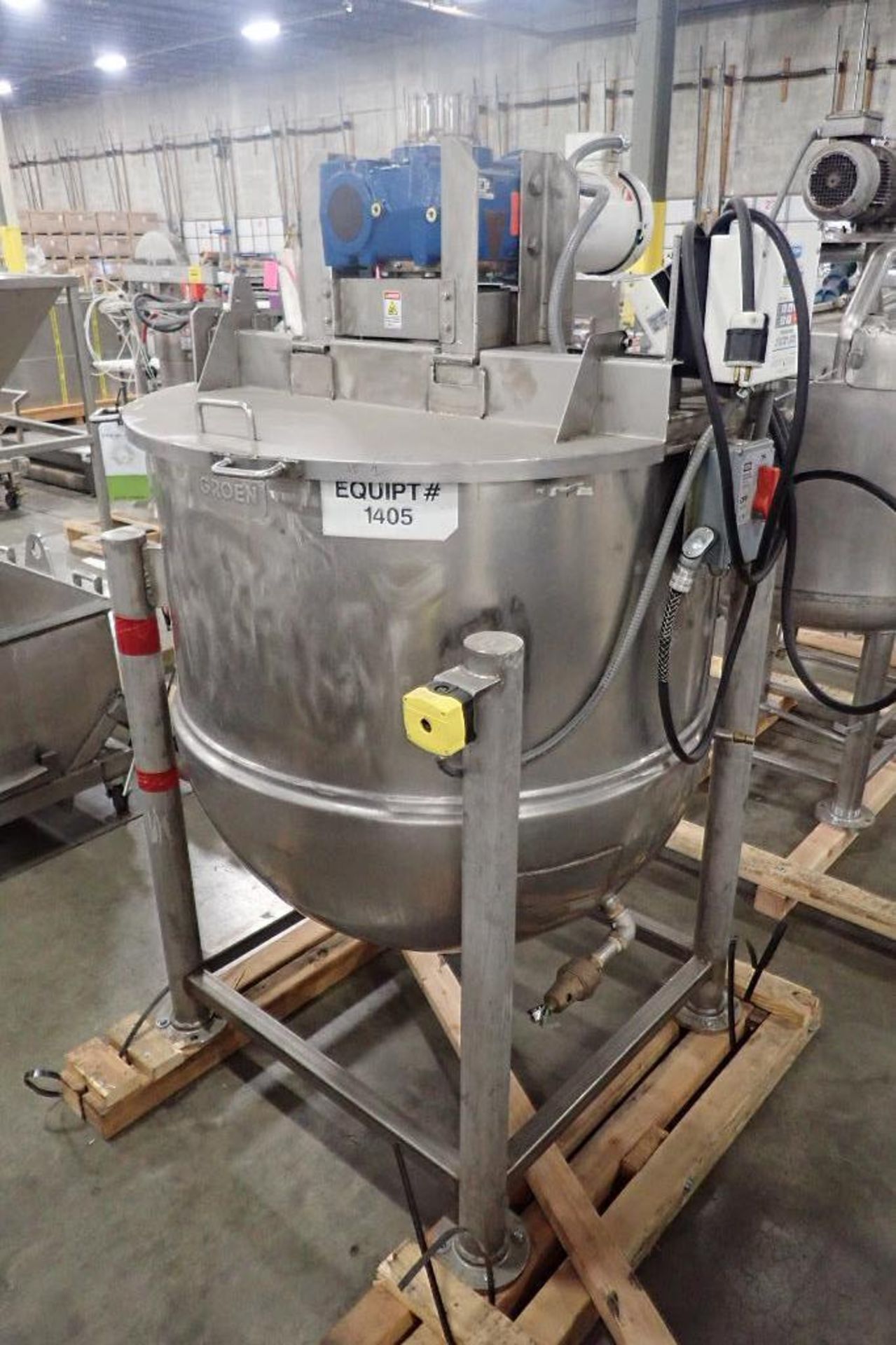 1967 Groen SS 200 gallon jacketed kettle, Model TA-200, 316 SS, 100 psi @ 338F, half jacket, 42 in.