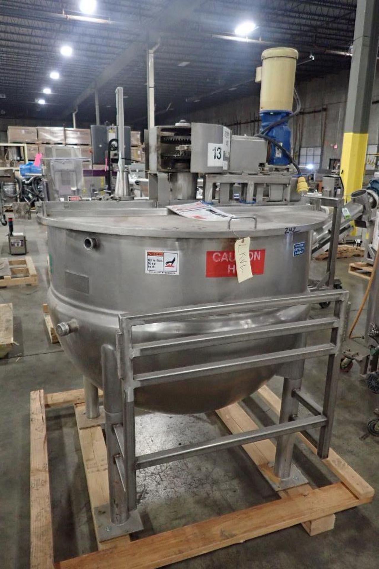 1979 Lee 250 gallon kettle, Model 250 D9MS, SN A-5959-2, 90 psi @ 332F, full sweep, dual agitation,