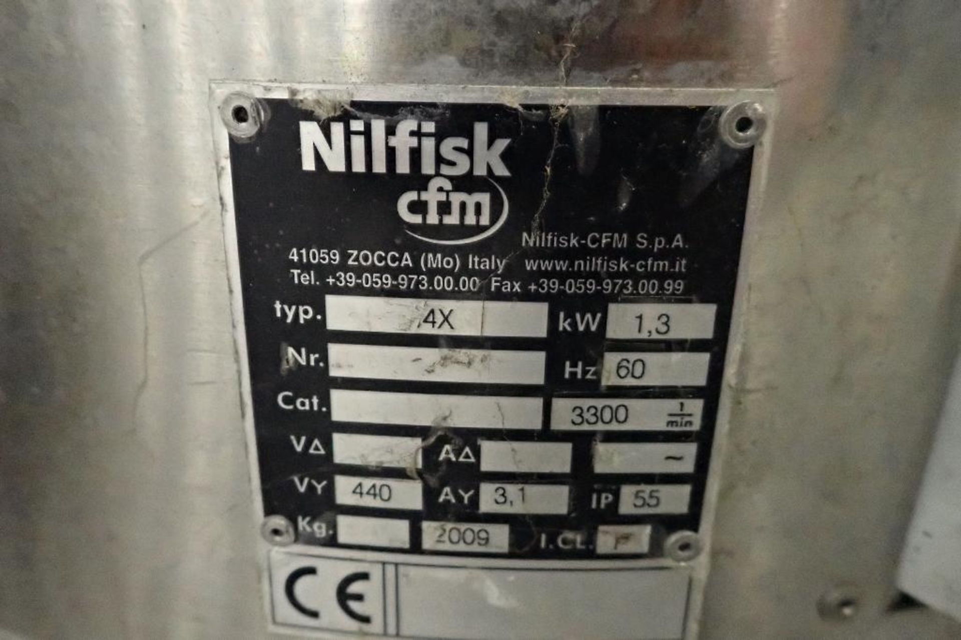 Nilfisk commercial vacuum, Type 4X. **Rigging Fee: $25** (Located in 3703 - Eagan, MN.) - Image 3 of 3
