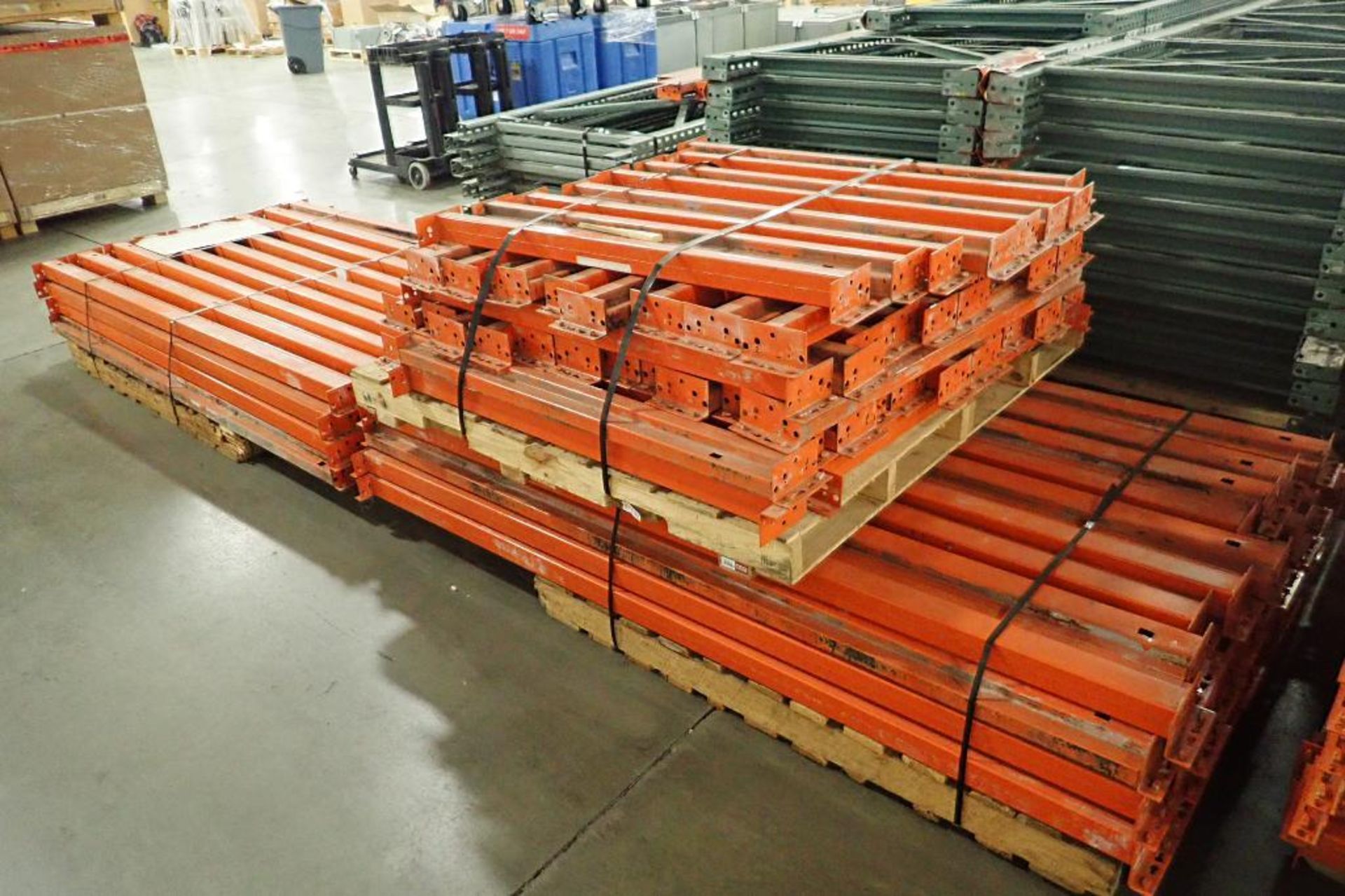 Pallet racking, 22 ft. tall x 42 in. deep uprights, approx. 84 uprights, 90 in. and 92 in. long cros - Image 3 of 20