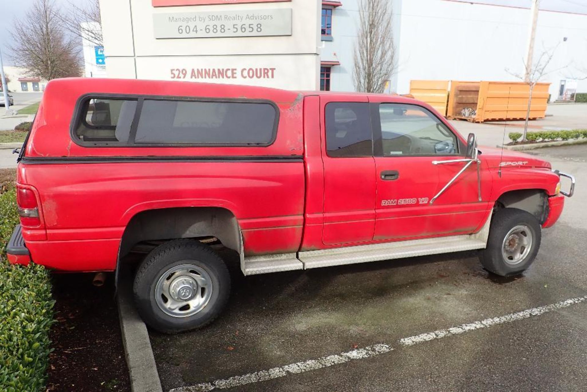 1998 Dodge Ram 2500 sport pickup truck, 4x4, 5.9L V8 gas engine, automatic transmission, extended ca - Image 4 of 18