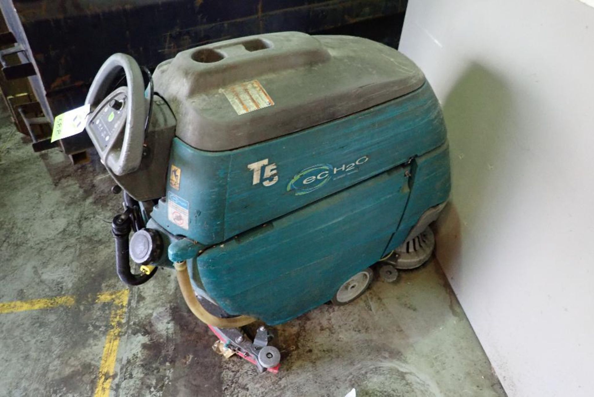 Tennant 24 volt floor scrubber, Model T5, SN T5-10579785, on board charger, 4732 hours, runs but was - Image 7 of 8