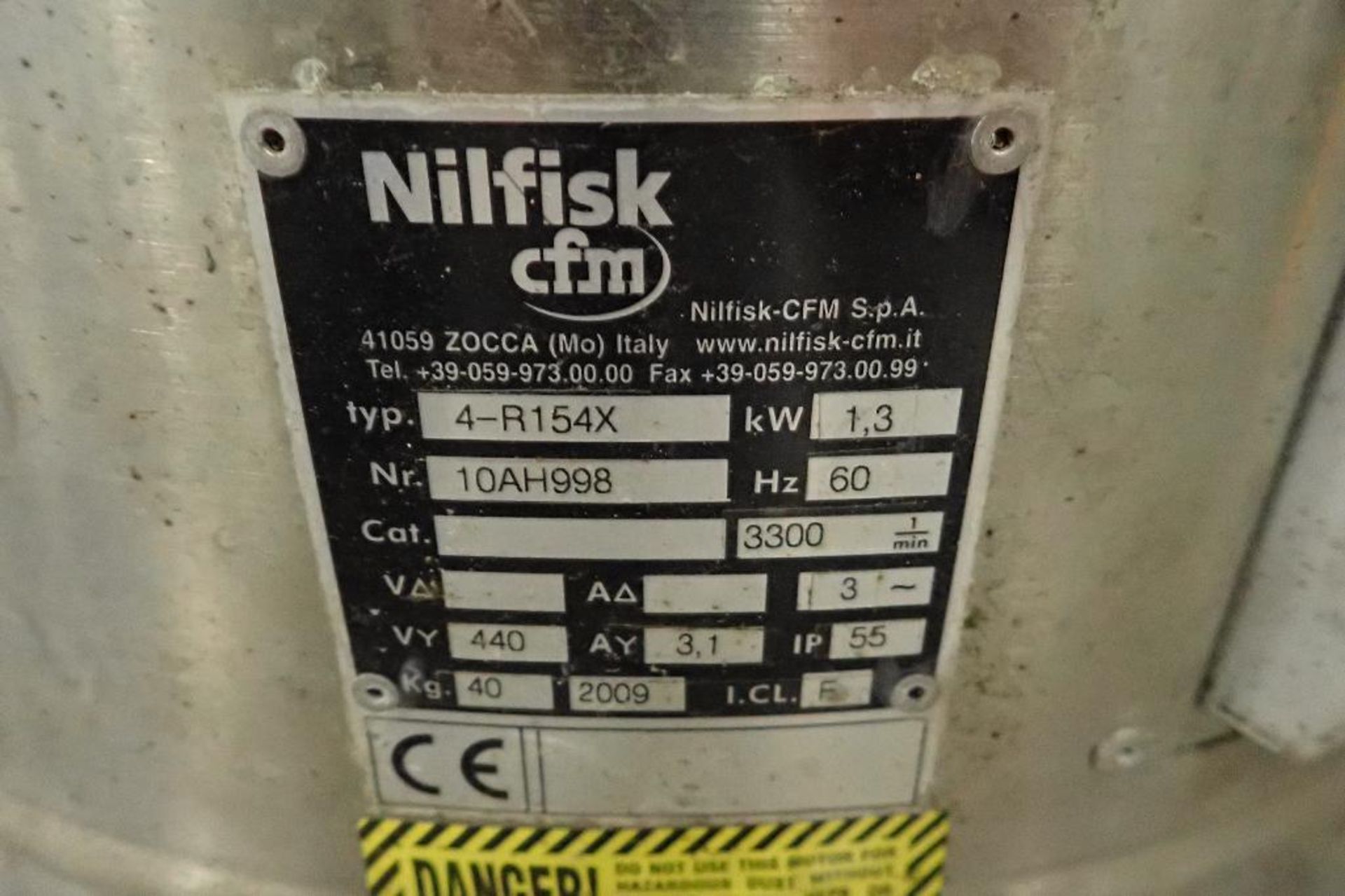 Nilfisk commercial vacuum, Type 4-R154X, SN 10AH998. **Rigging Fee: $25** (Located in 3703 - Eagan, - Image 3 of 3